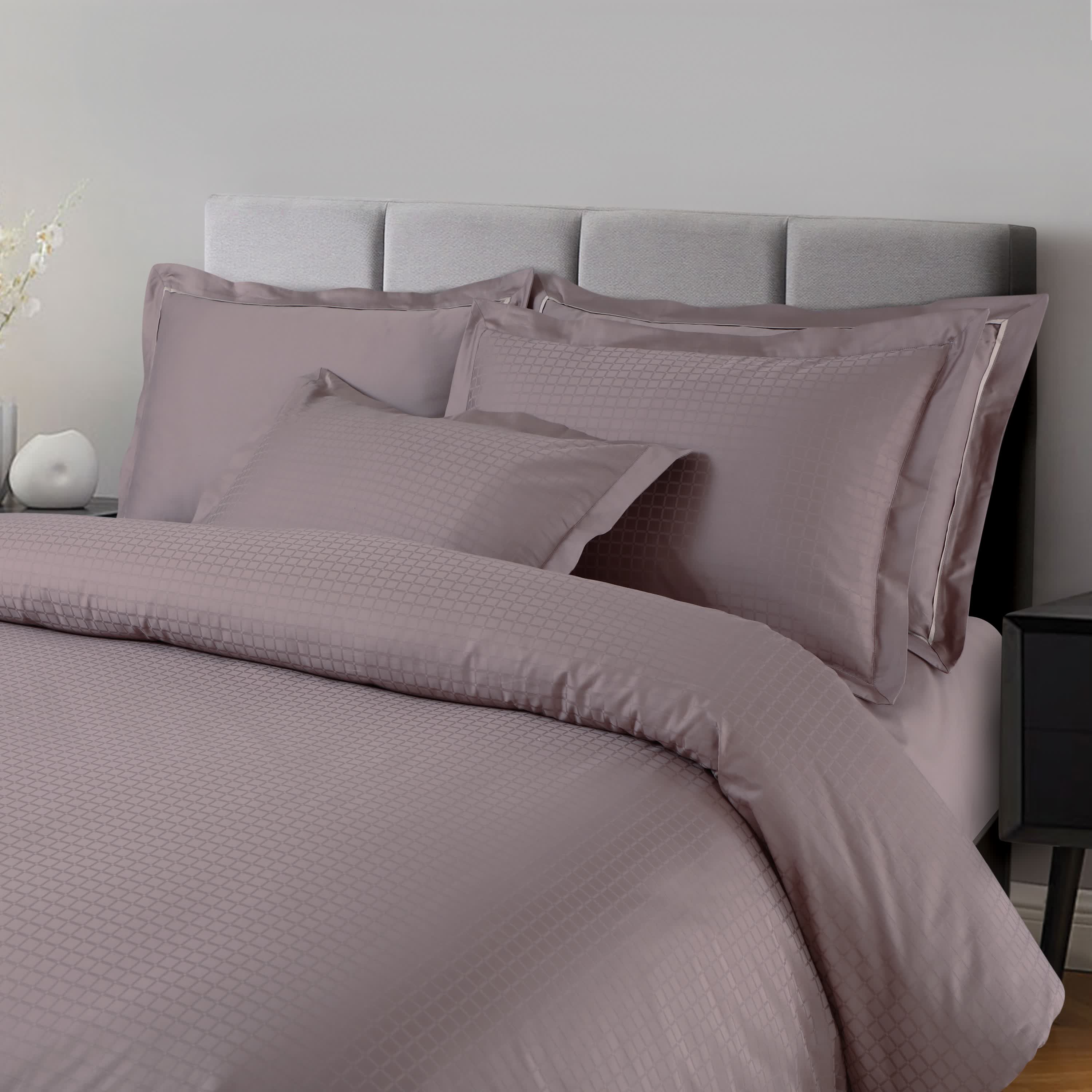 Como Jacquard Duvet Cover Set - Wine