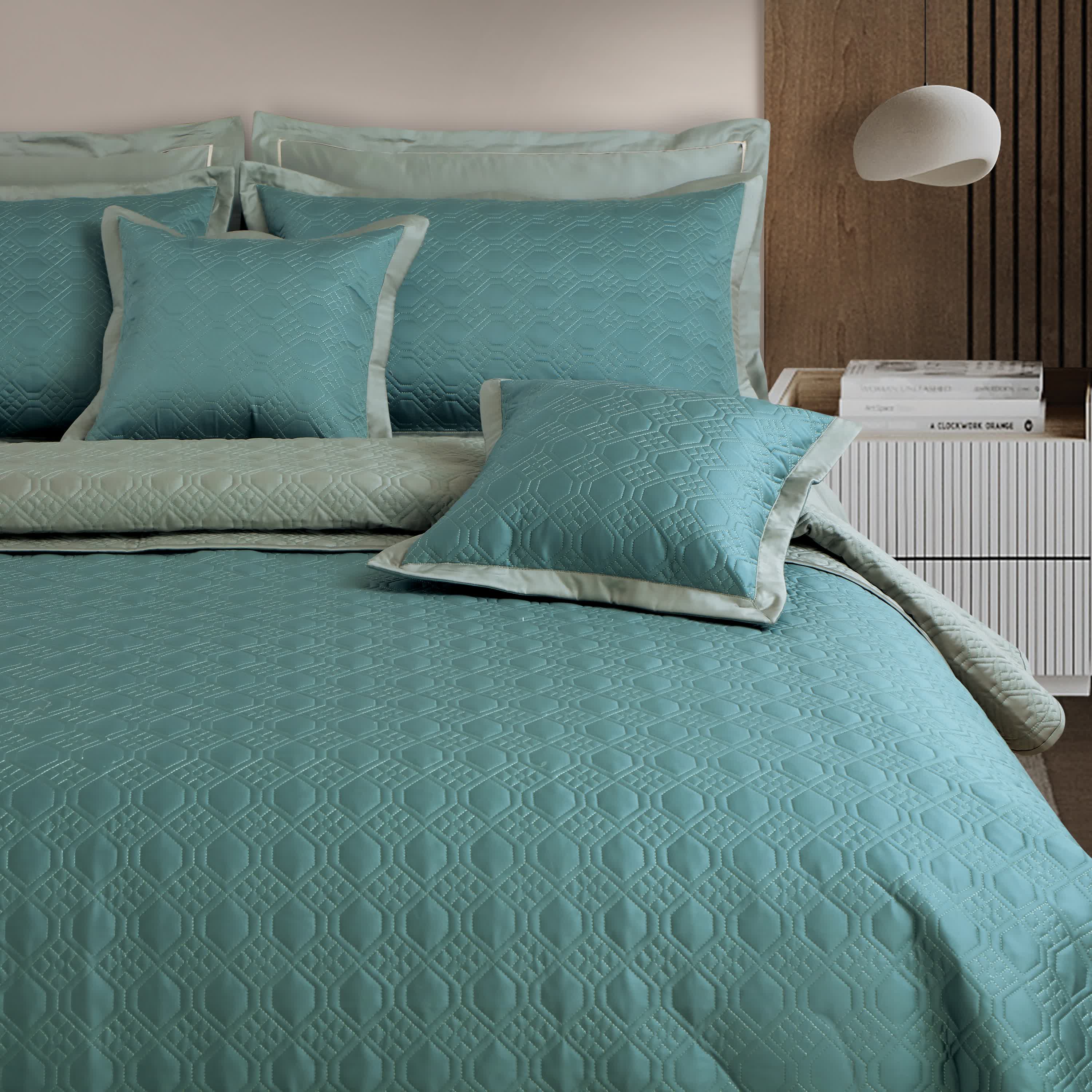 Luxe Reversible Bedspread Set - Teal & Olive Green