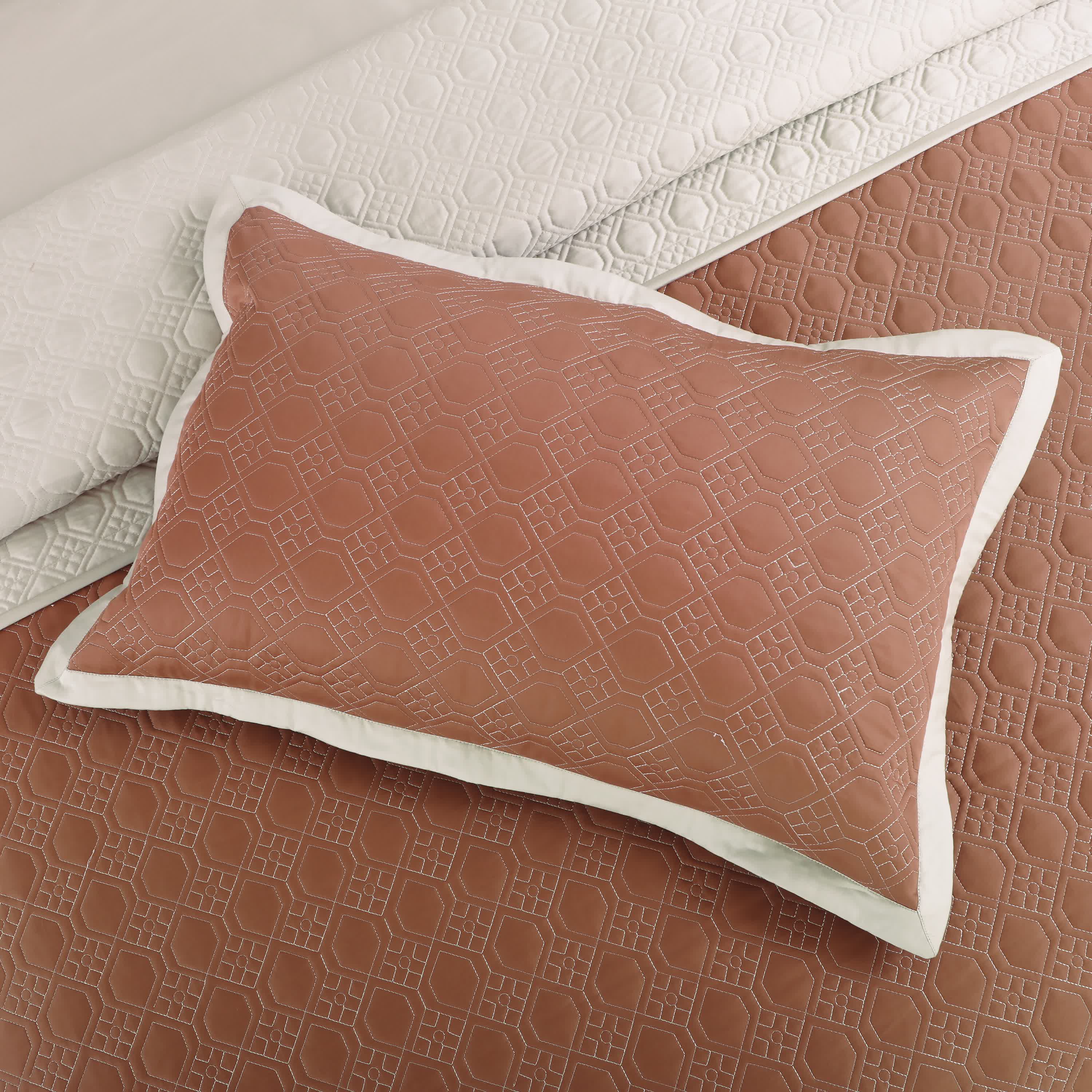 Luxe Bedspread Bedding Set - Cedar & Beige
