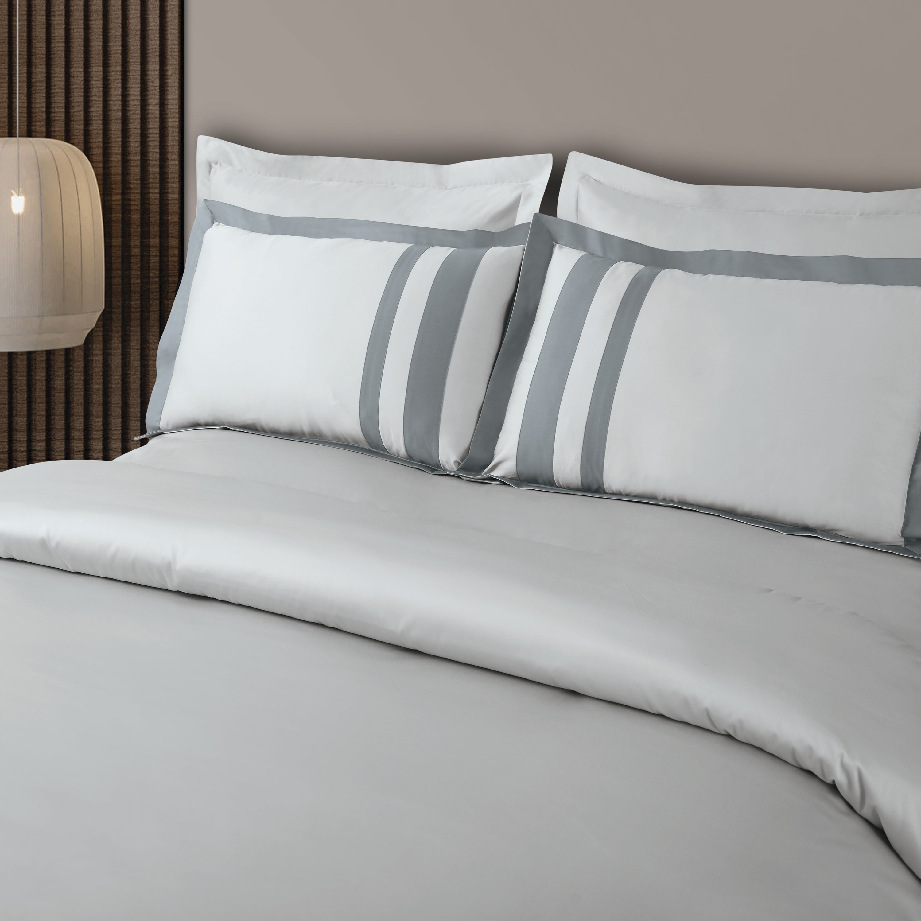 King Size Duvet Cover with Bedsheet and 4 Pillow Covers-Silver Grey