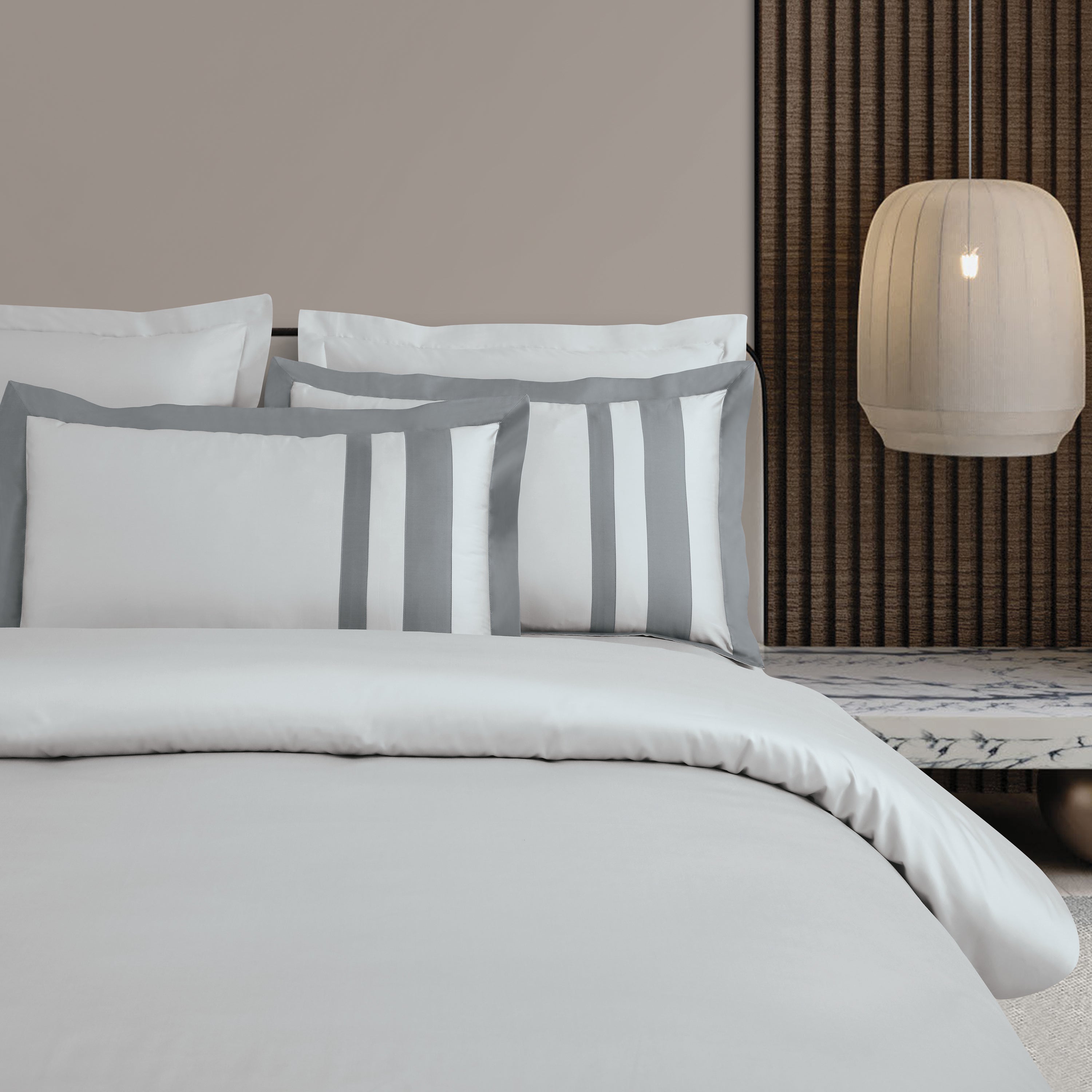King Size Duvet Cover with Bedsheet and 4 Pillow Covers-Silver Grey