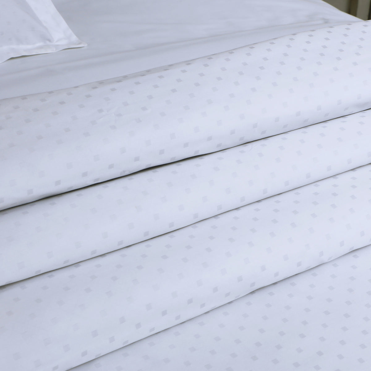 Jacquard King Size Bedsheet with 2 Pillow Covers-White