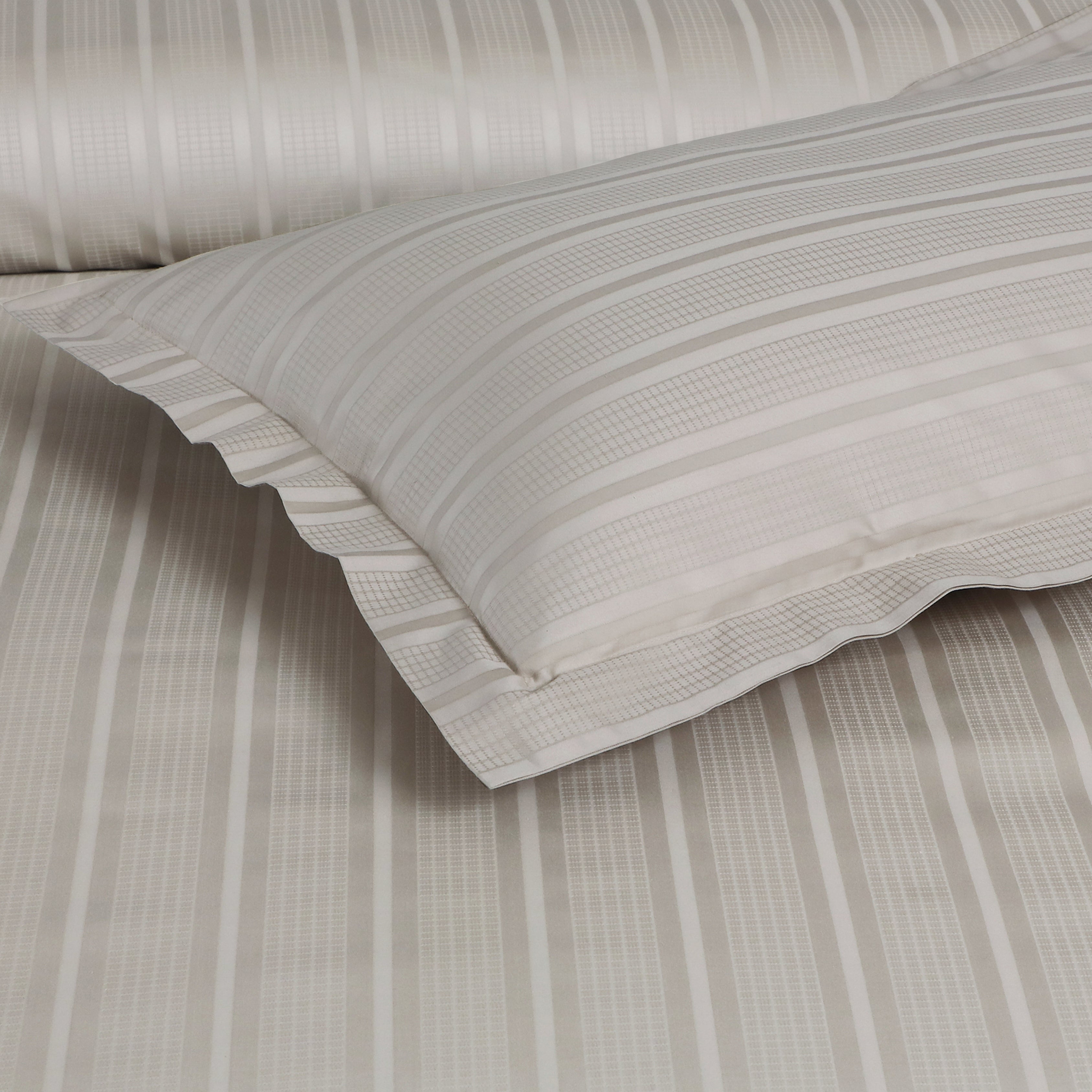 Jacquard Duvet Cover Set with King Size Bedsheet and 4 Pillow Covers-Olive Beige