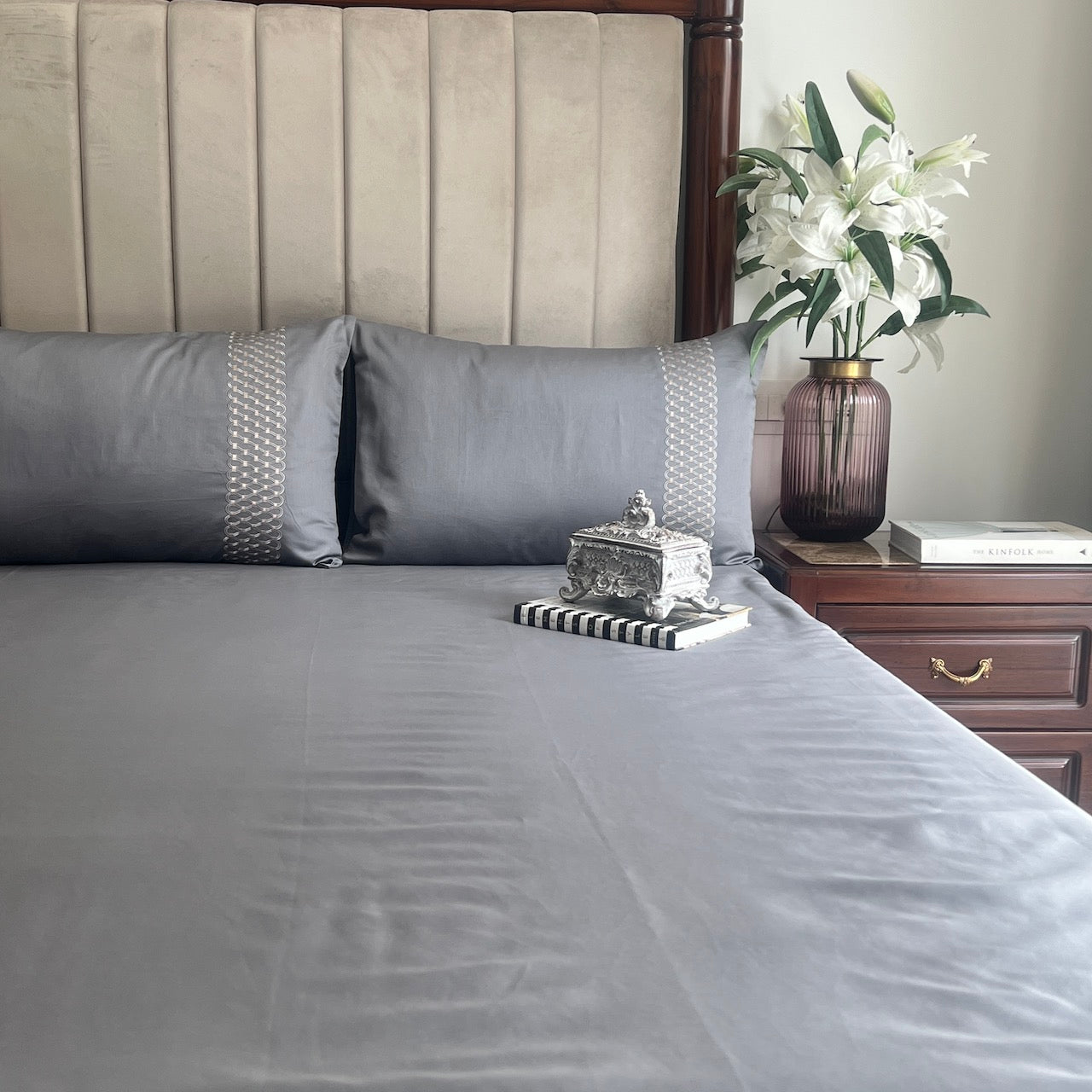 Lisse Dark Grey Bedsheet Set