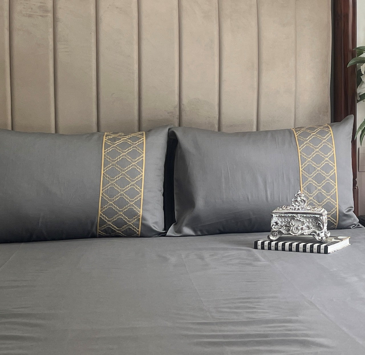 Maroc Dark Grey Bedsheet Set