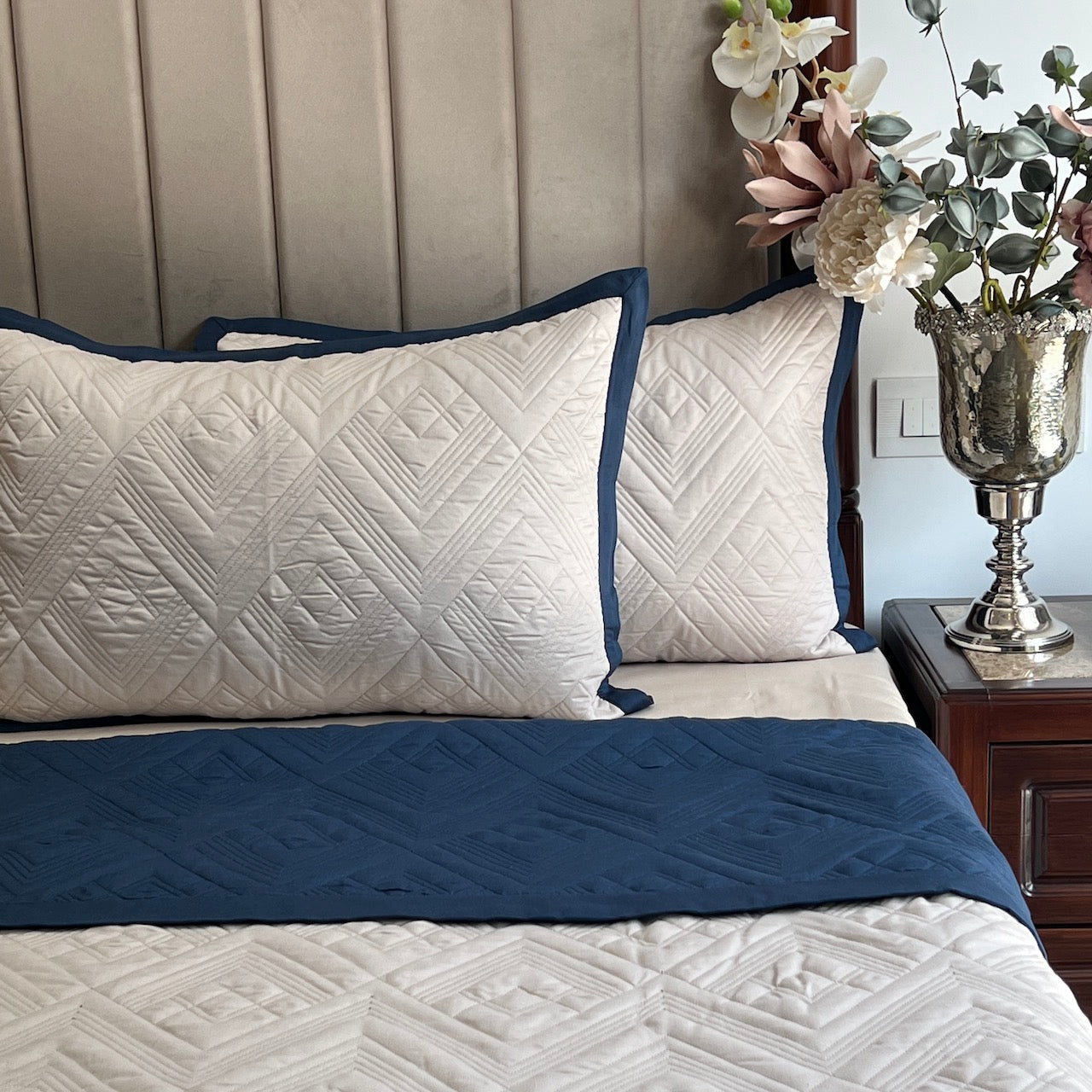 Cliff Navy/Ivory Cotton Rich Reversible Bedspread