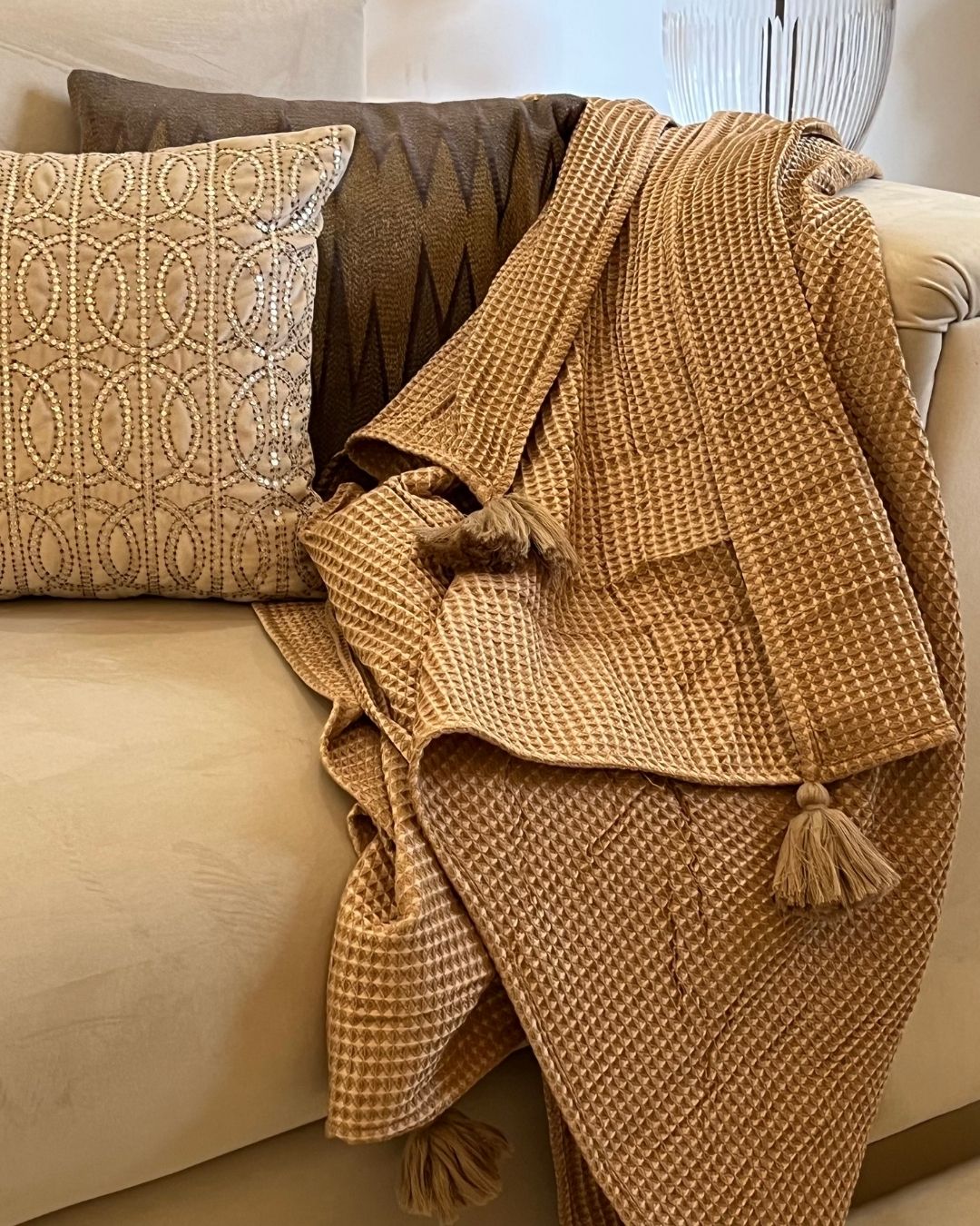 Mocha Honeycomb woven throw with tassels