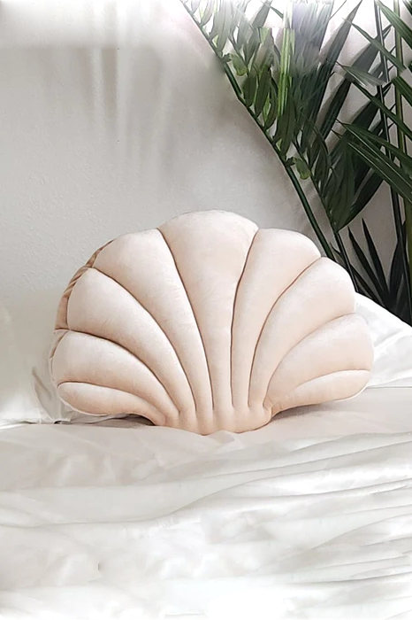 Shell Pillow - Ivory