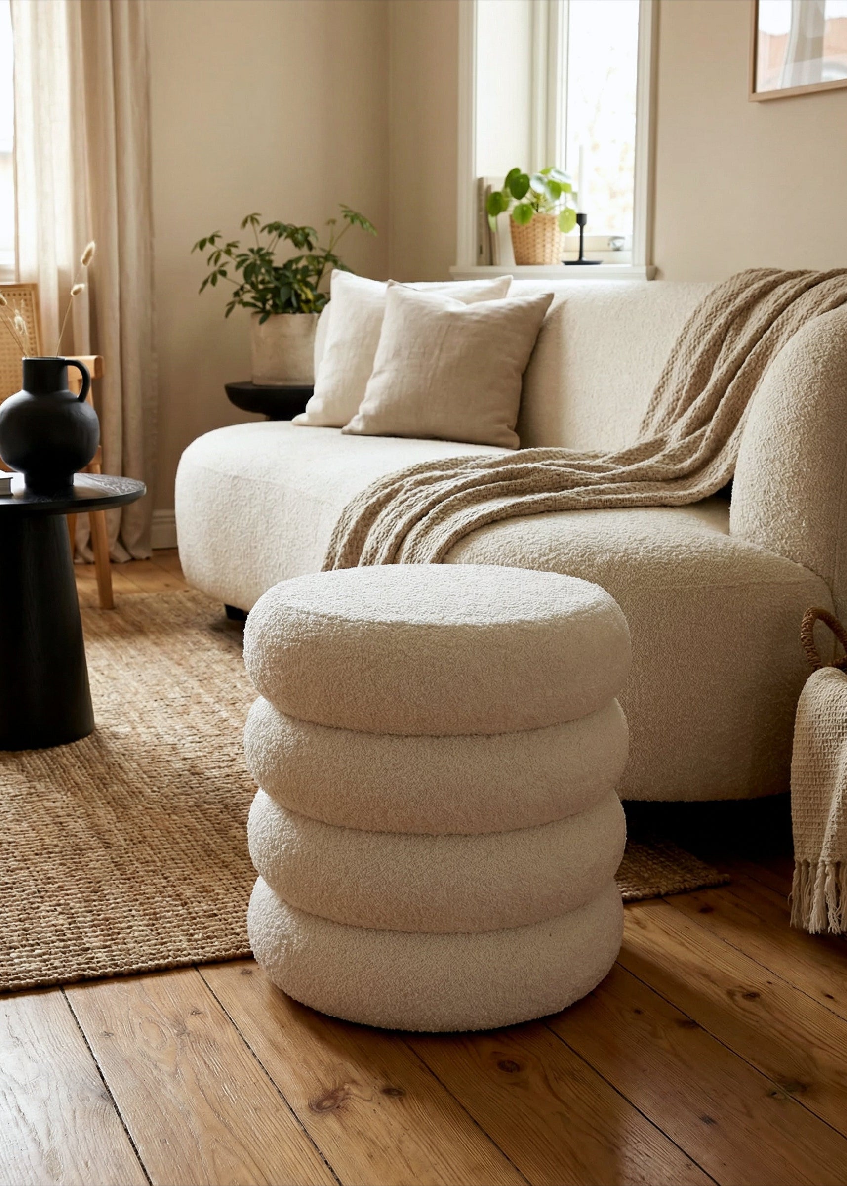 Vanilla Boucle Pouffe
