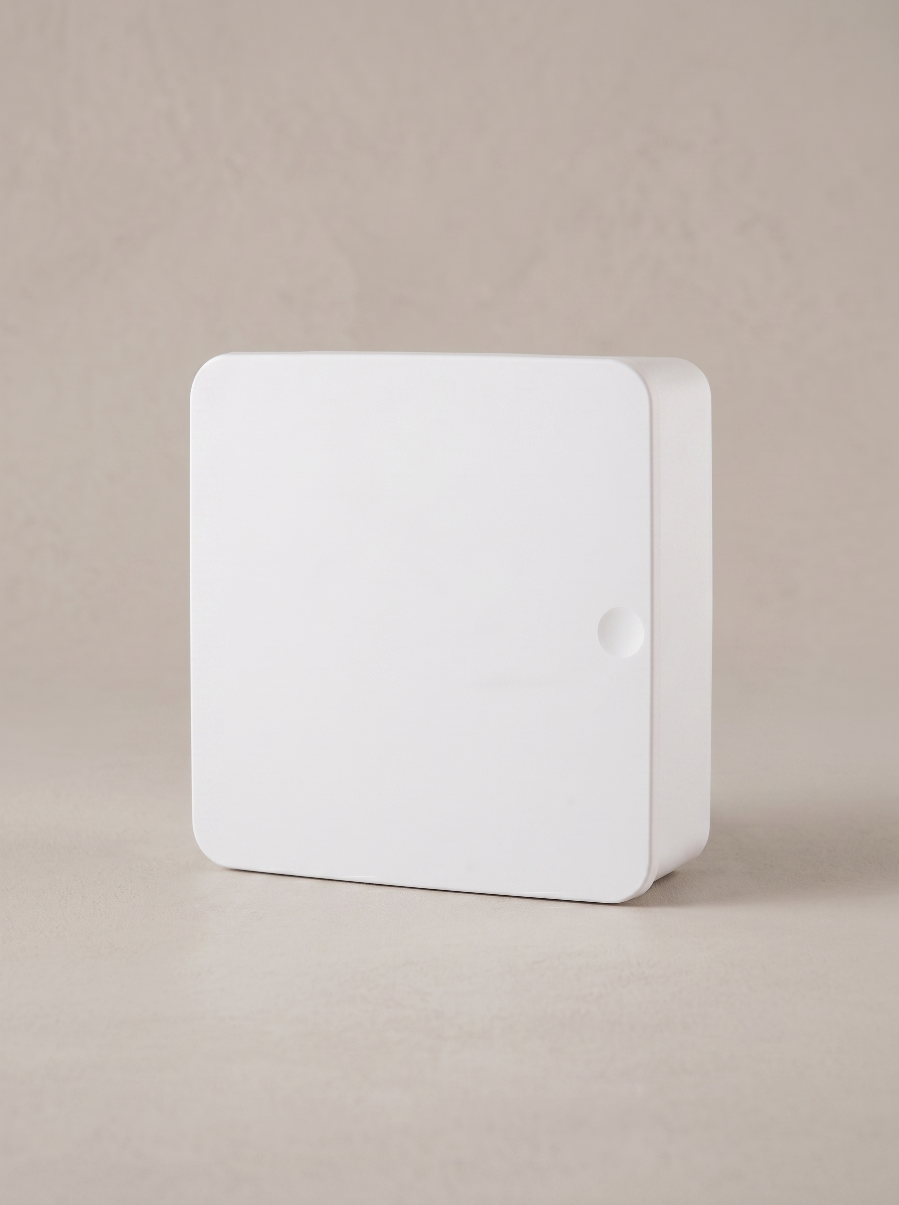 Closed Key Rack - White
