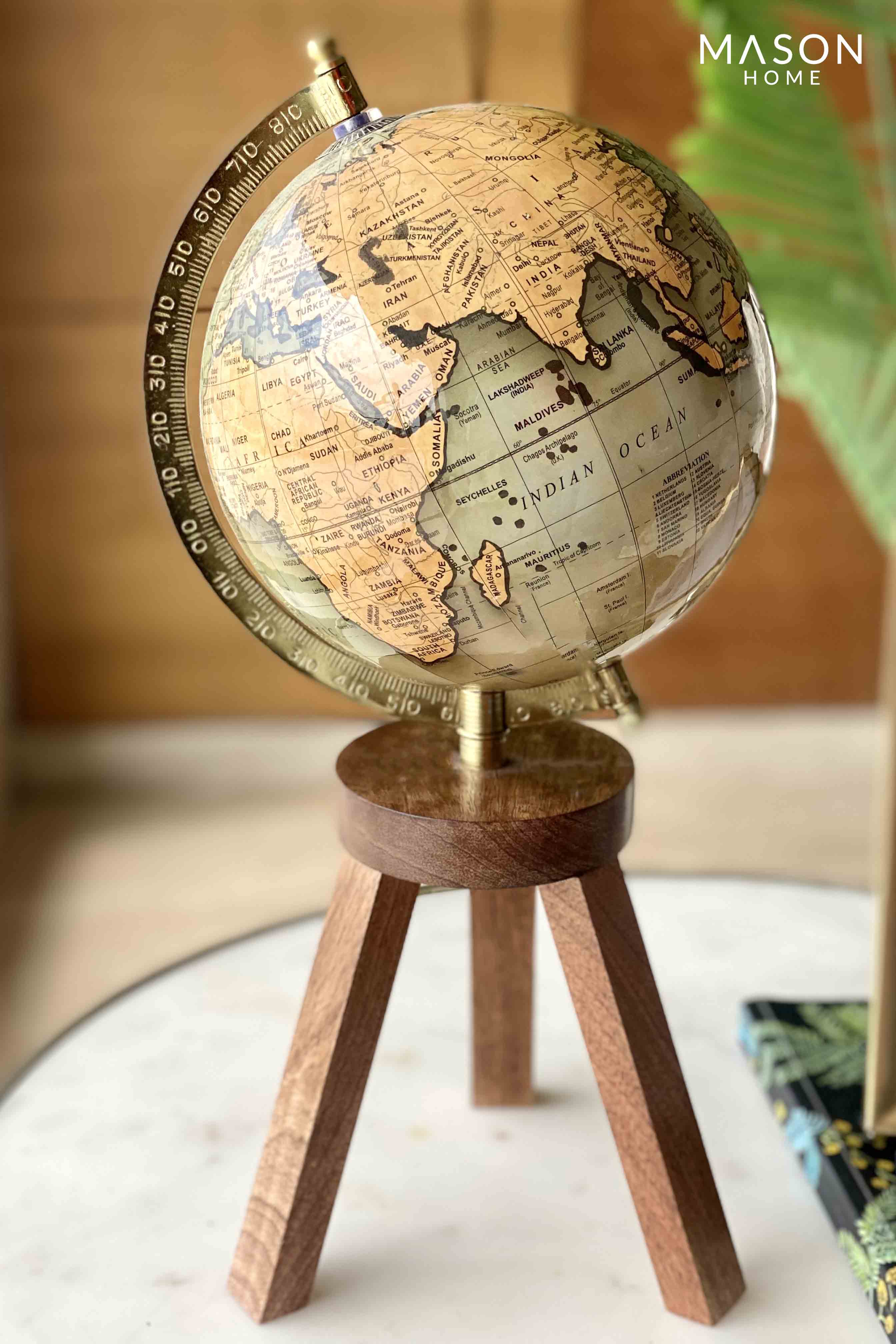 Tripod Globe