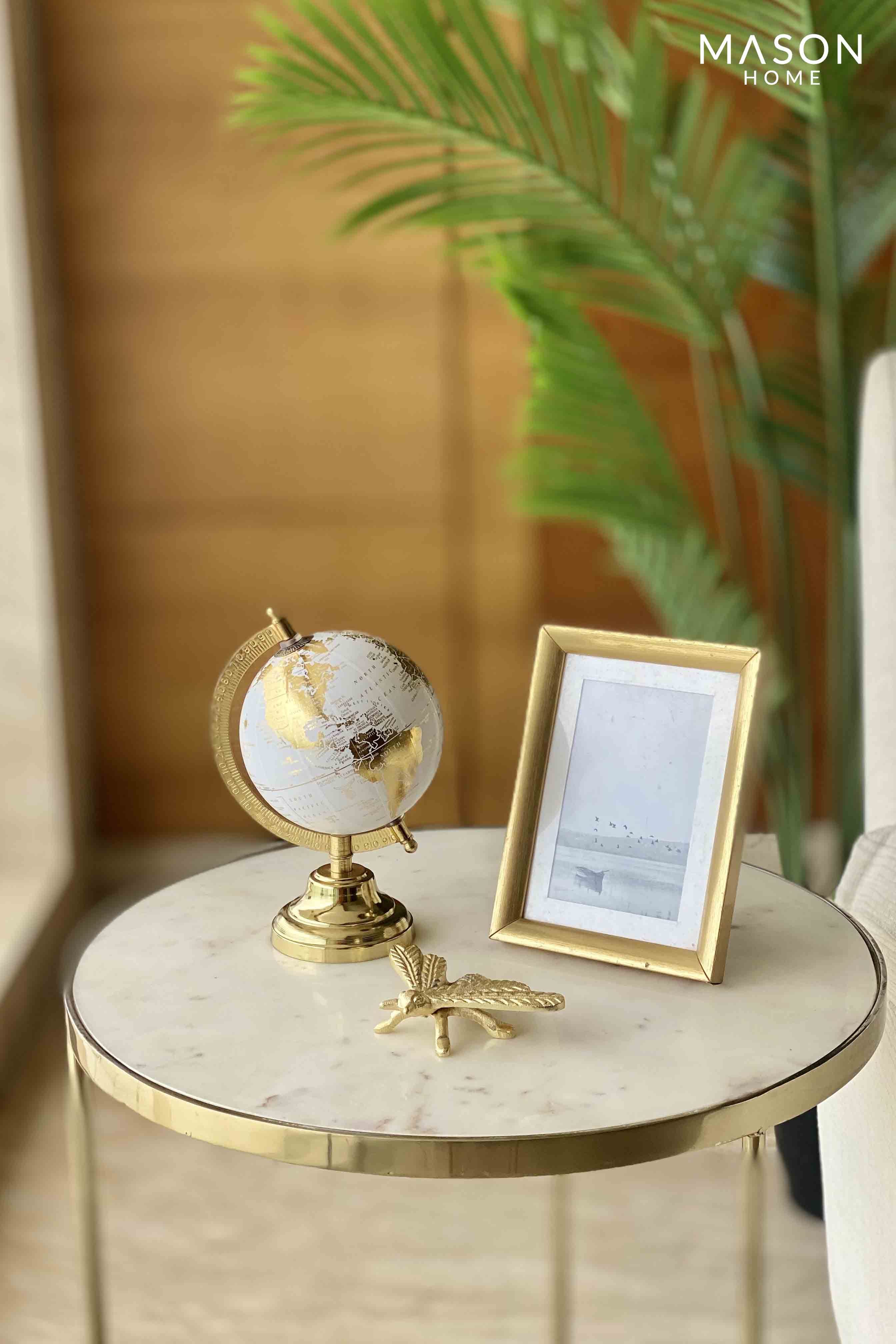 Pedro White Globe