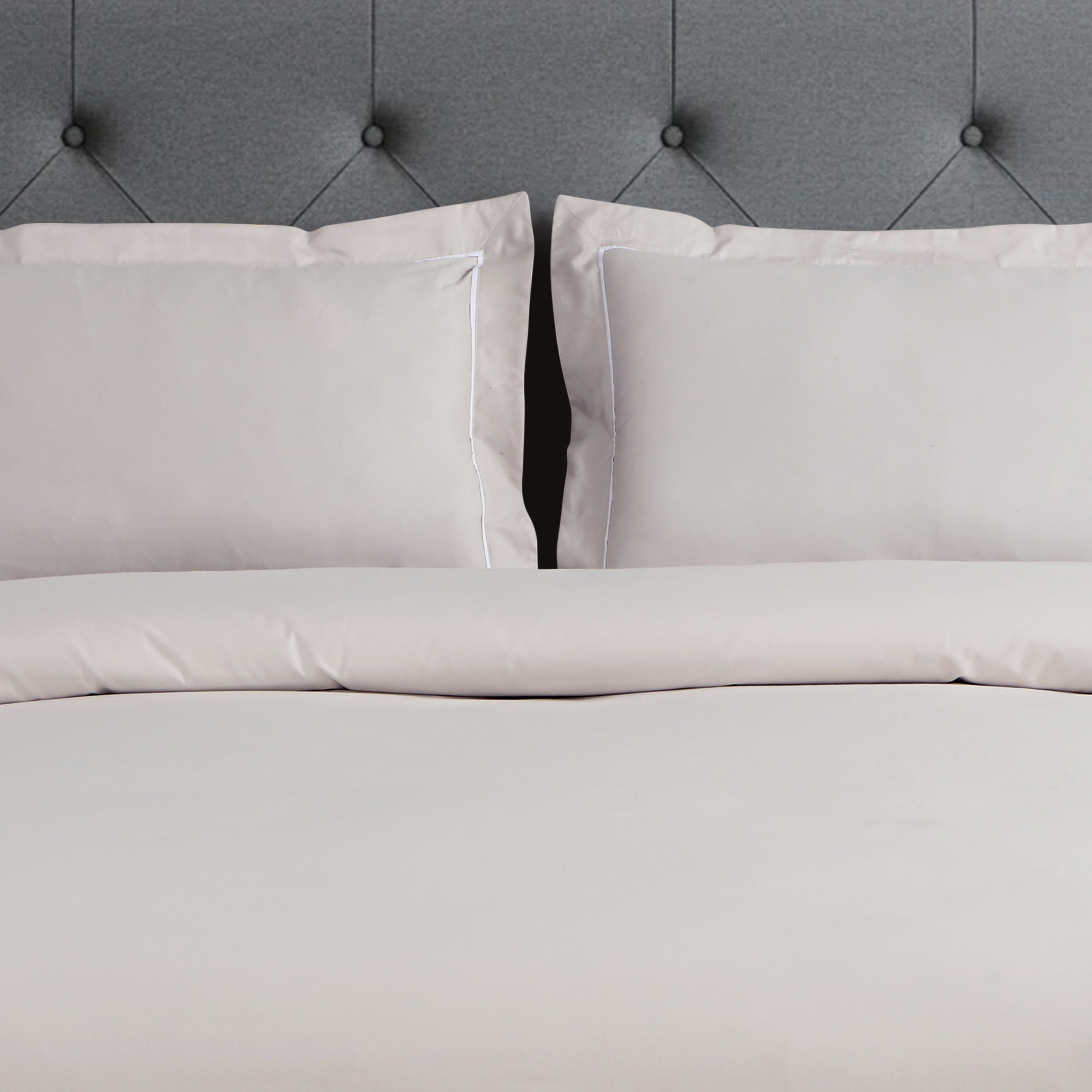 Vibrant Solid Light Cream Bedsheet