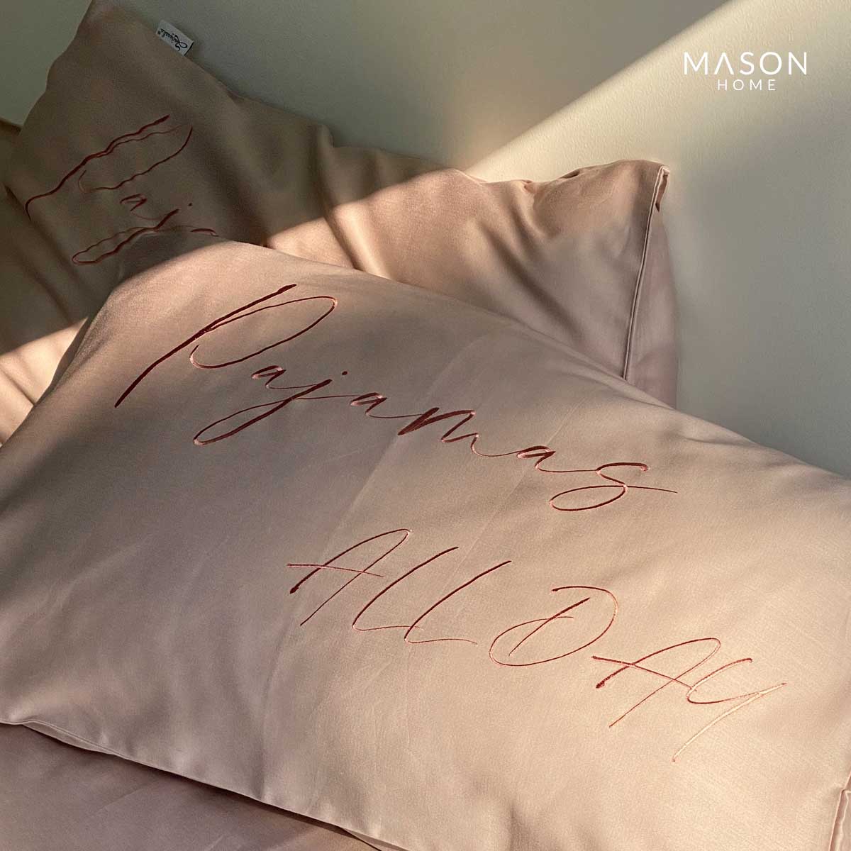 Pajamas All Day Bedding Set