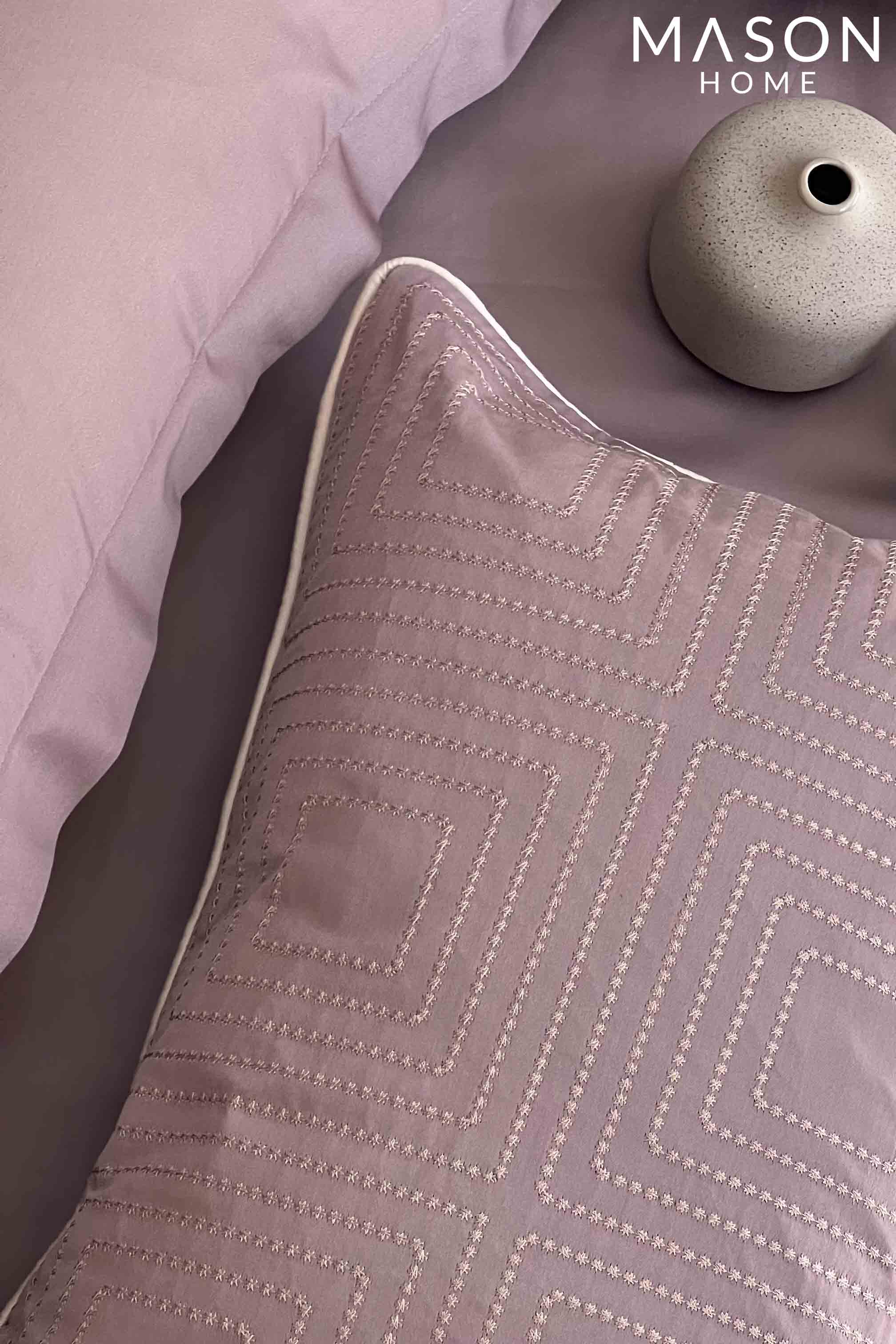 Cubicle Old Rose Treasure Bedsheet