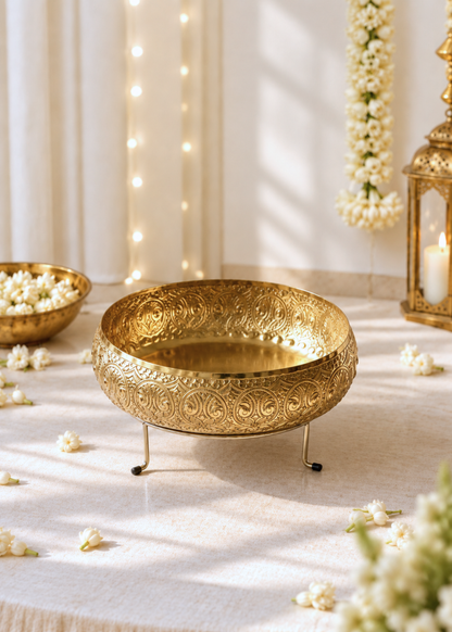 Naksh Gold Oval Urli - Medium