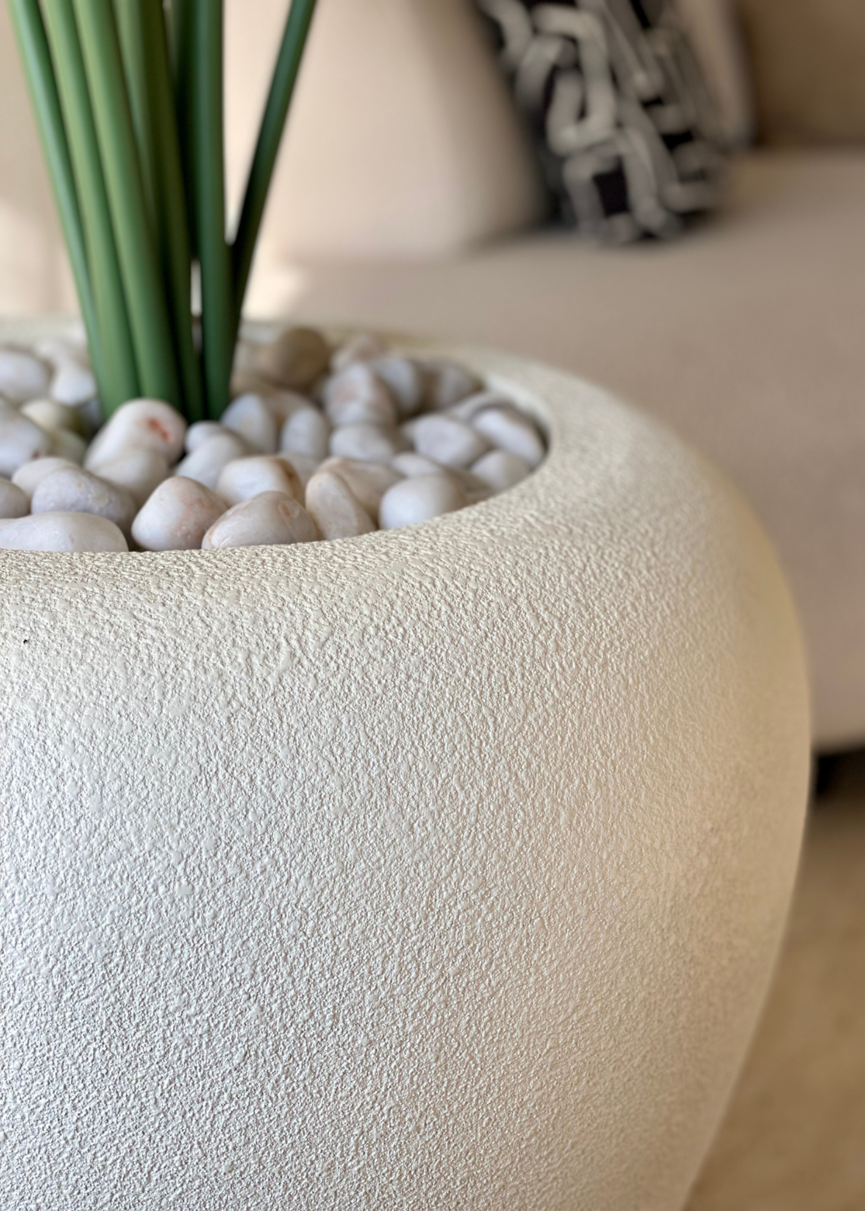 Duch Ivory Planter