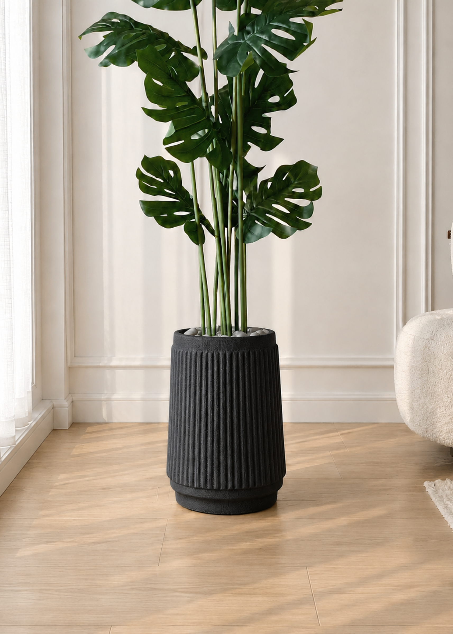 Hanover Black Planter