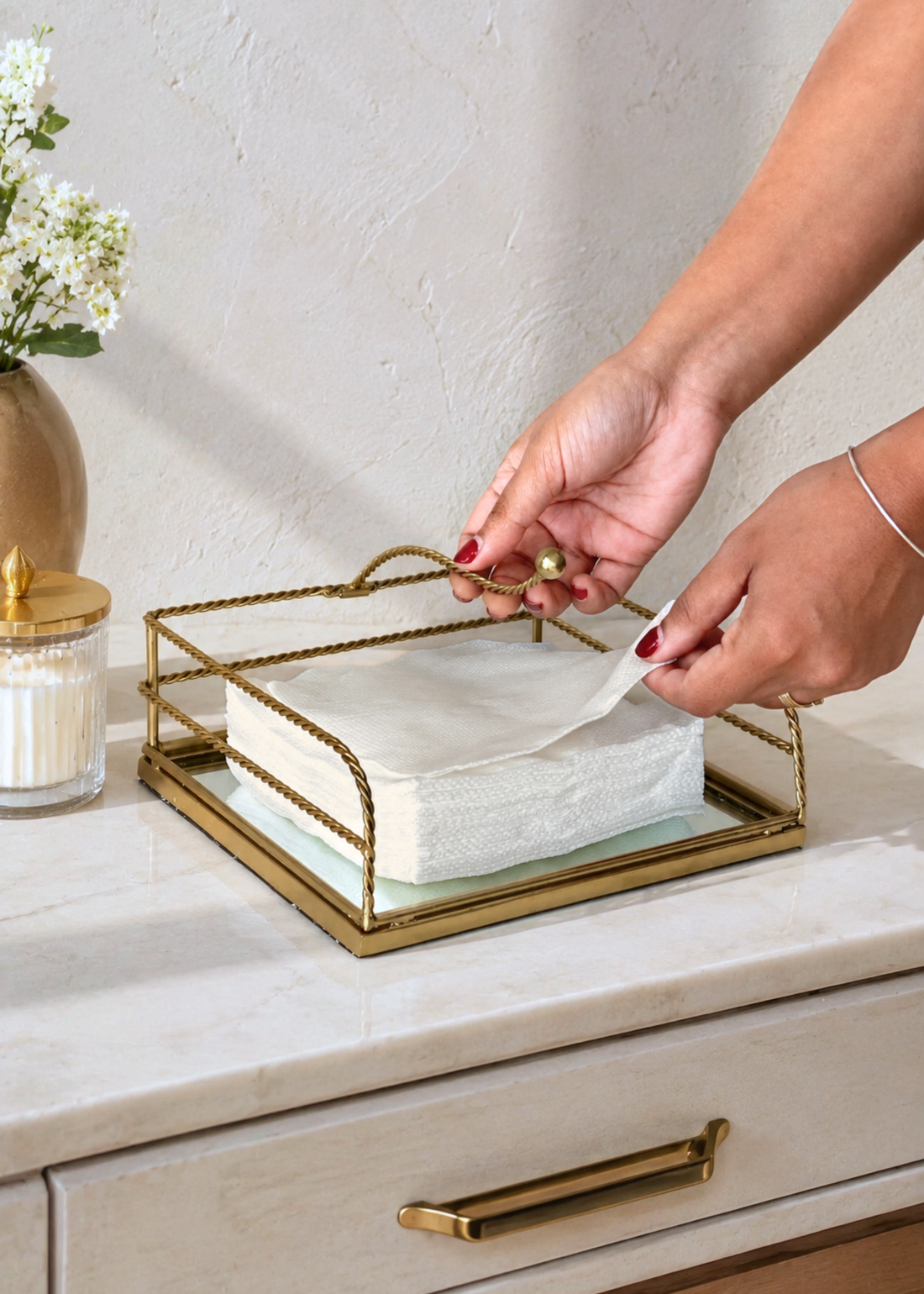Braided Gold Tissue Holder