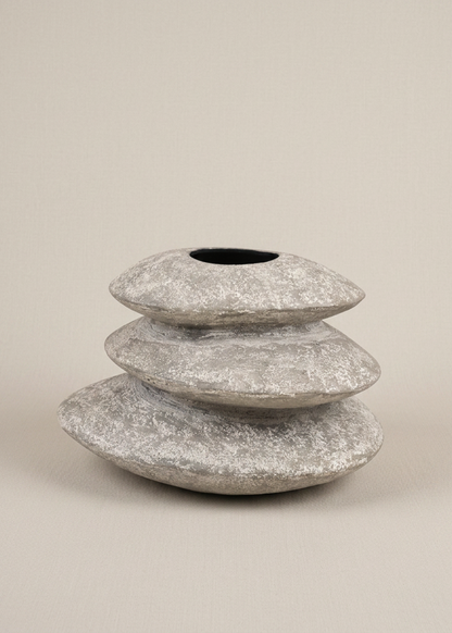 Veranda Pebble Planter - Rustic Ivory