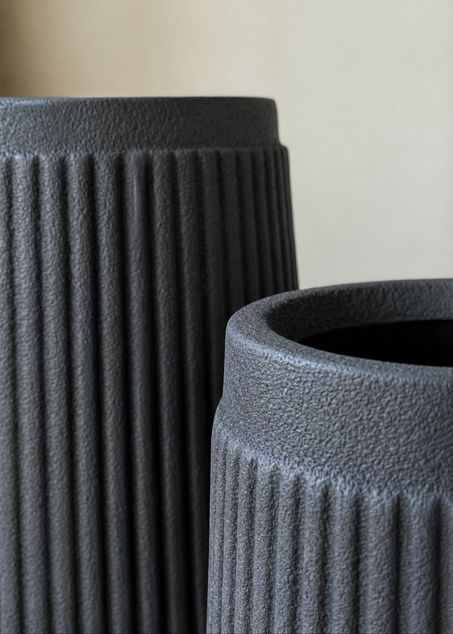 Hanover Black Planter