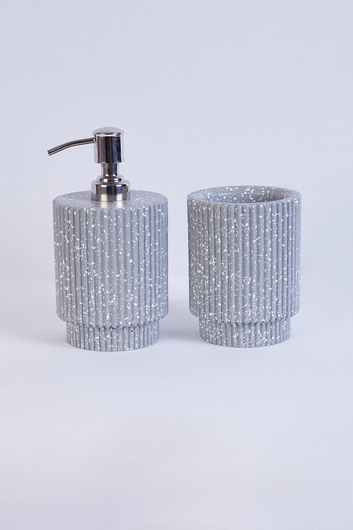 Nordic Grey Ribbed Speckled Bath Set