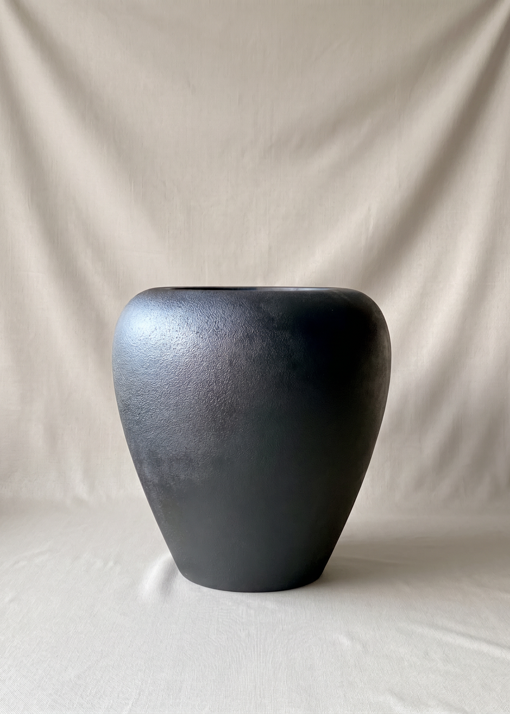 Duch Black Planter