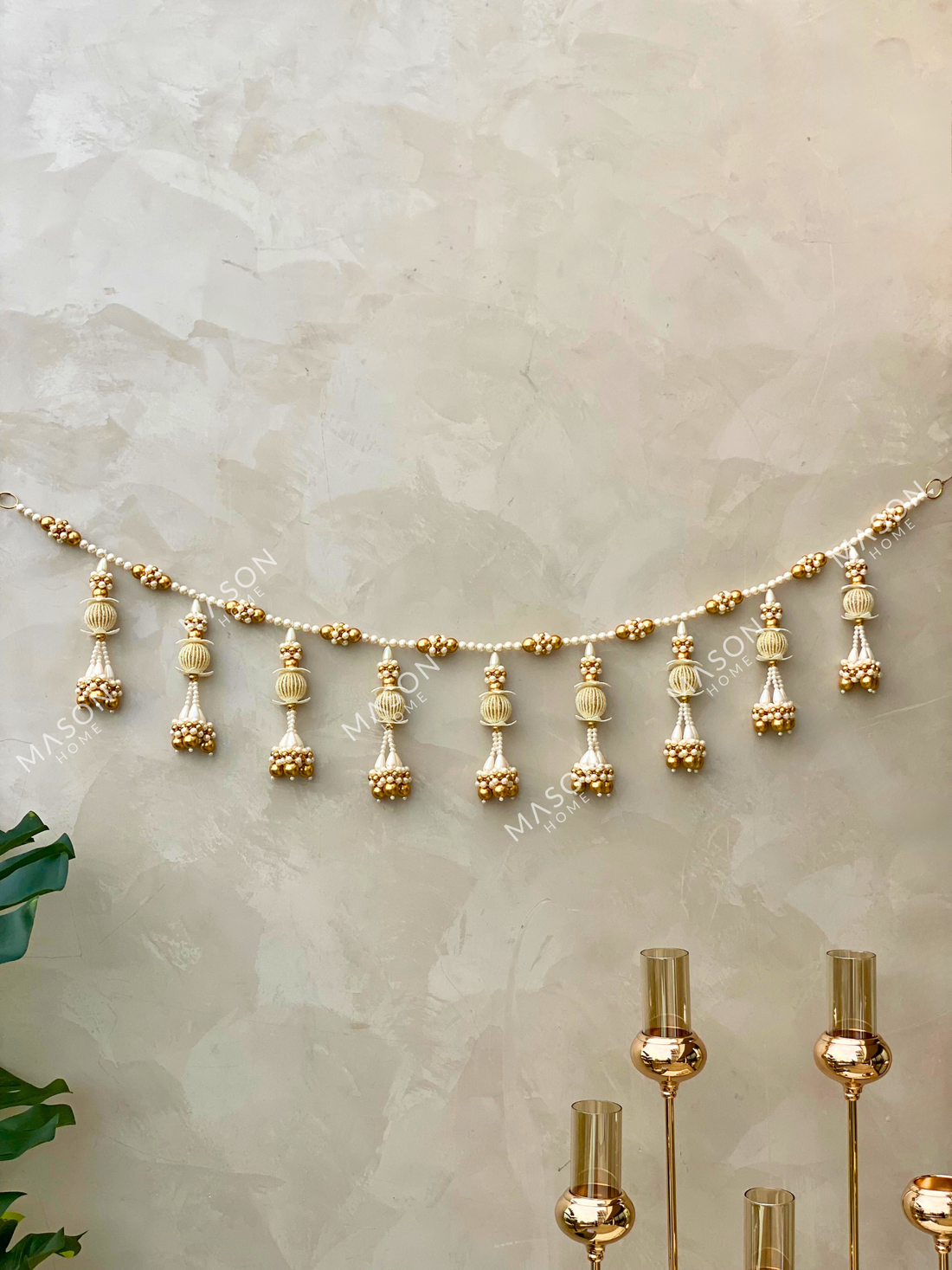 Festive Classic White &amp; Gold Toran