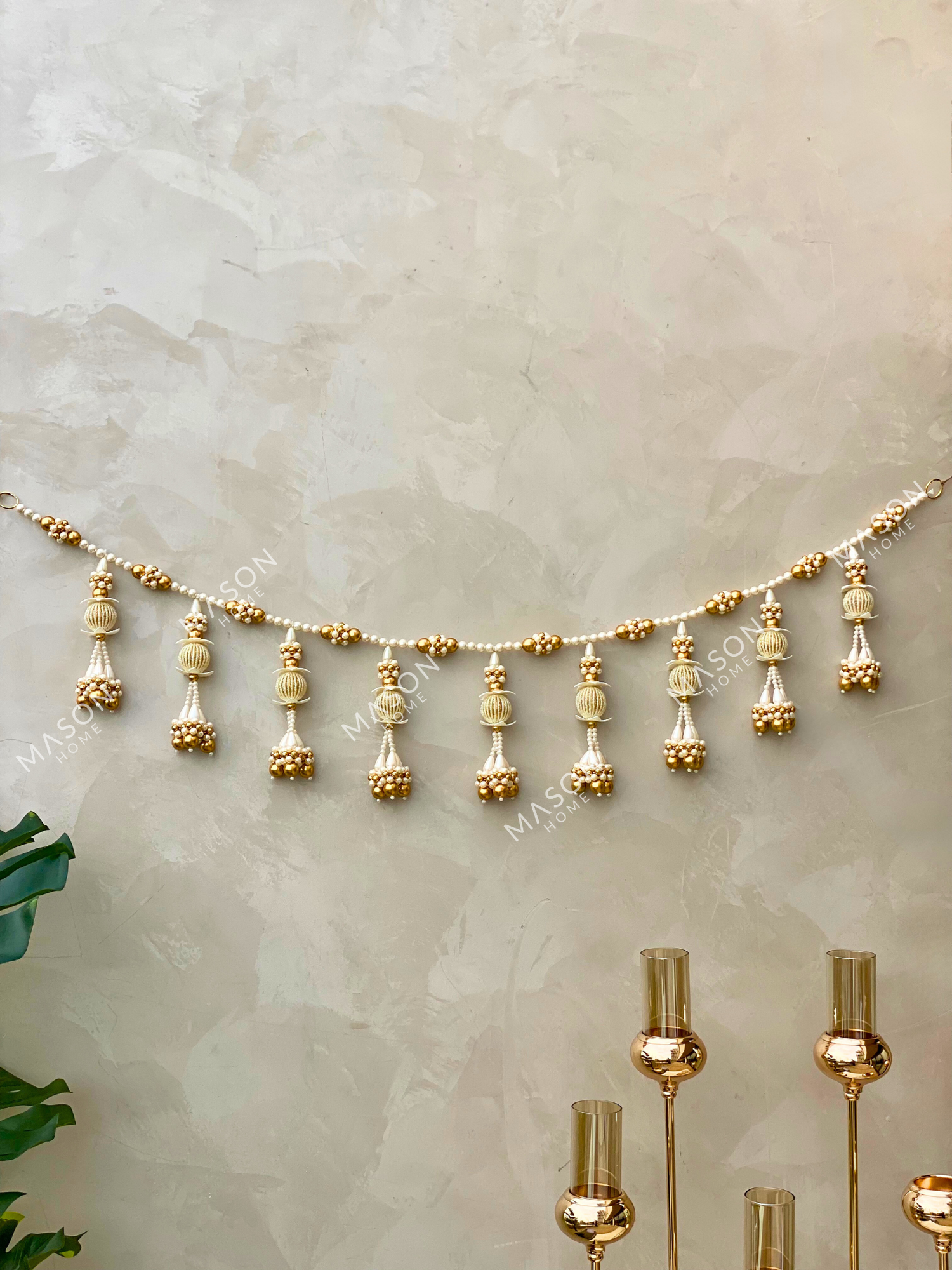 Festive Classic White &amp; Gold Toran