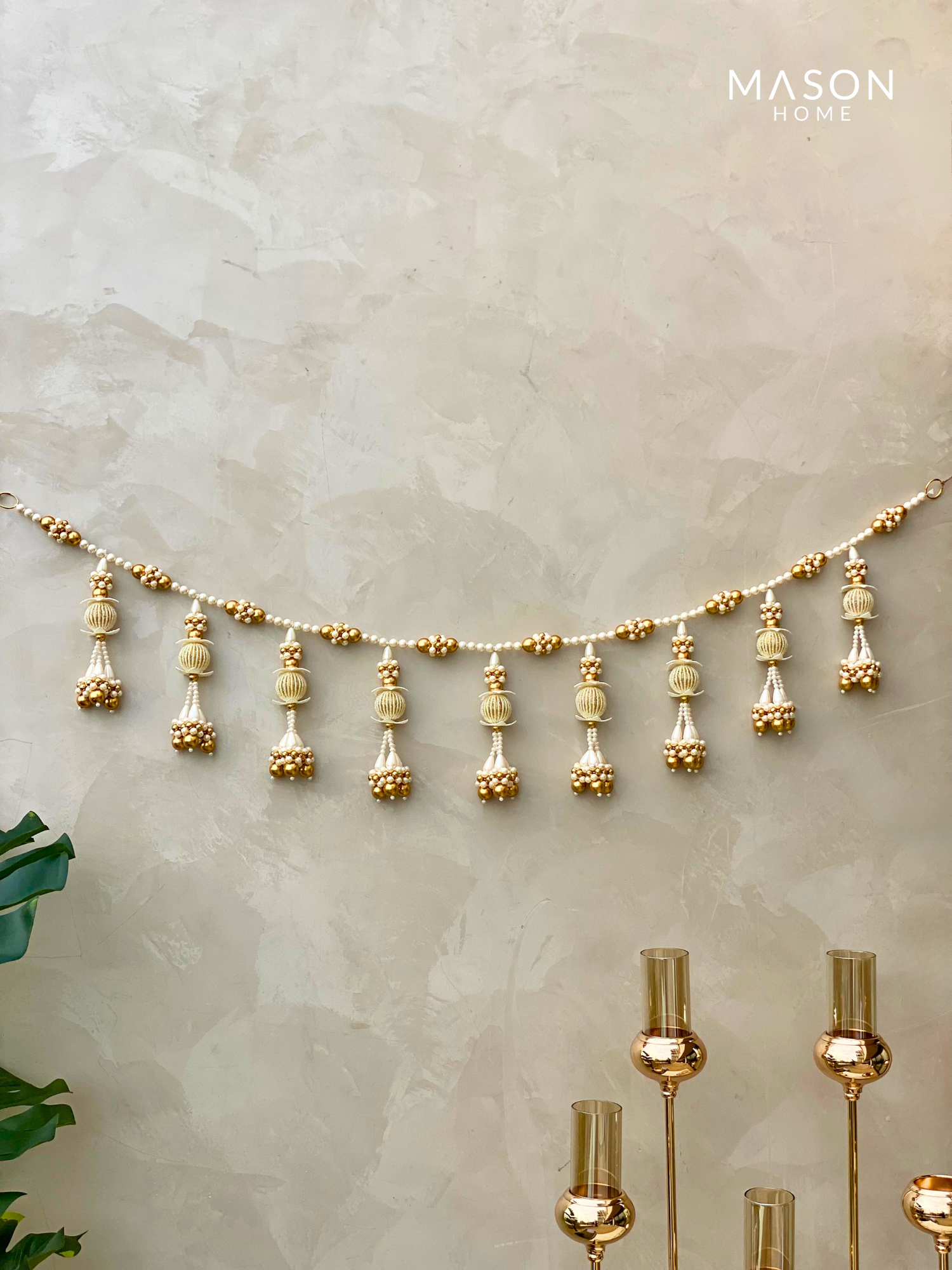 Festive Classic White &amp; Gold Toran