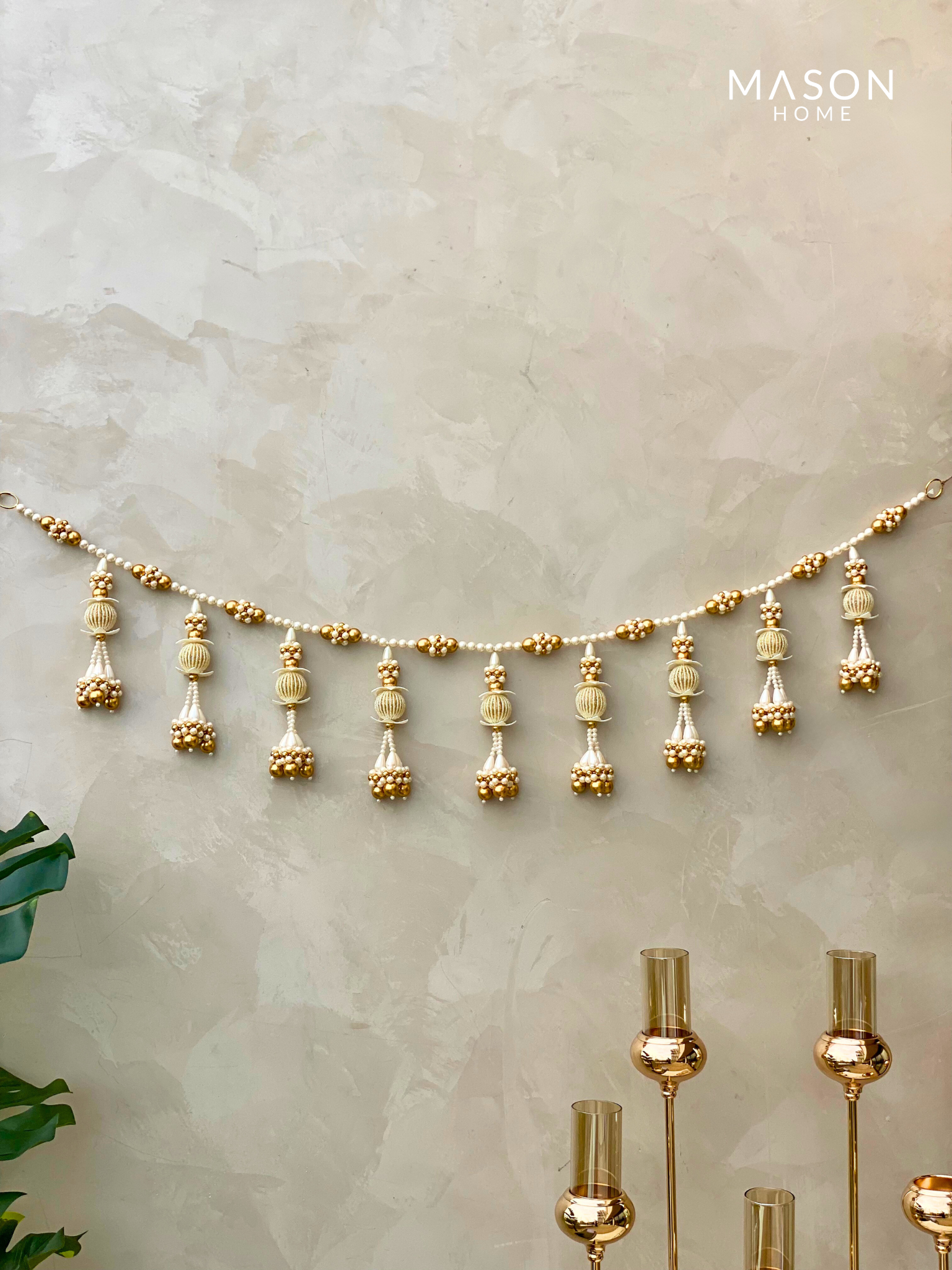 Festive Classic White &amp; Gold Toran