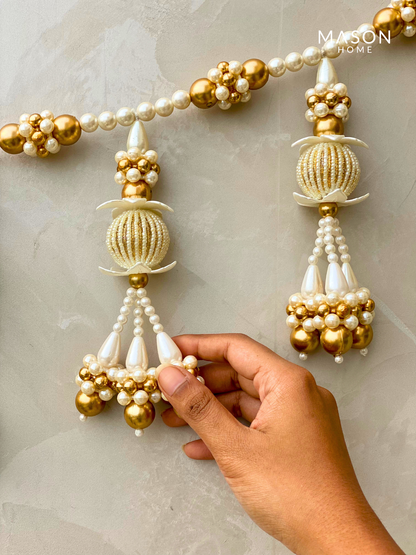 Festive Classic White &amp; Gold Toran