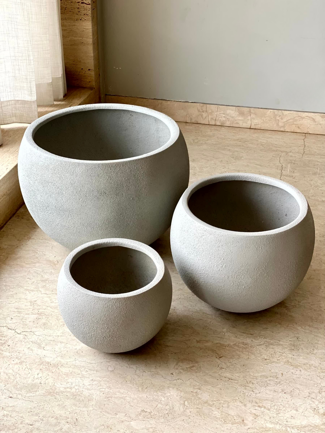 Lithos Cloud Grey Planters