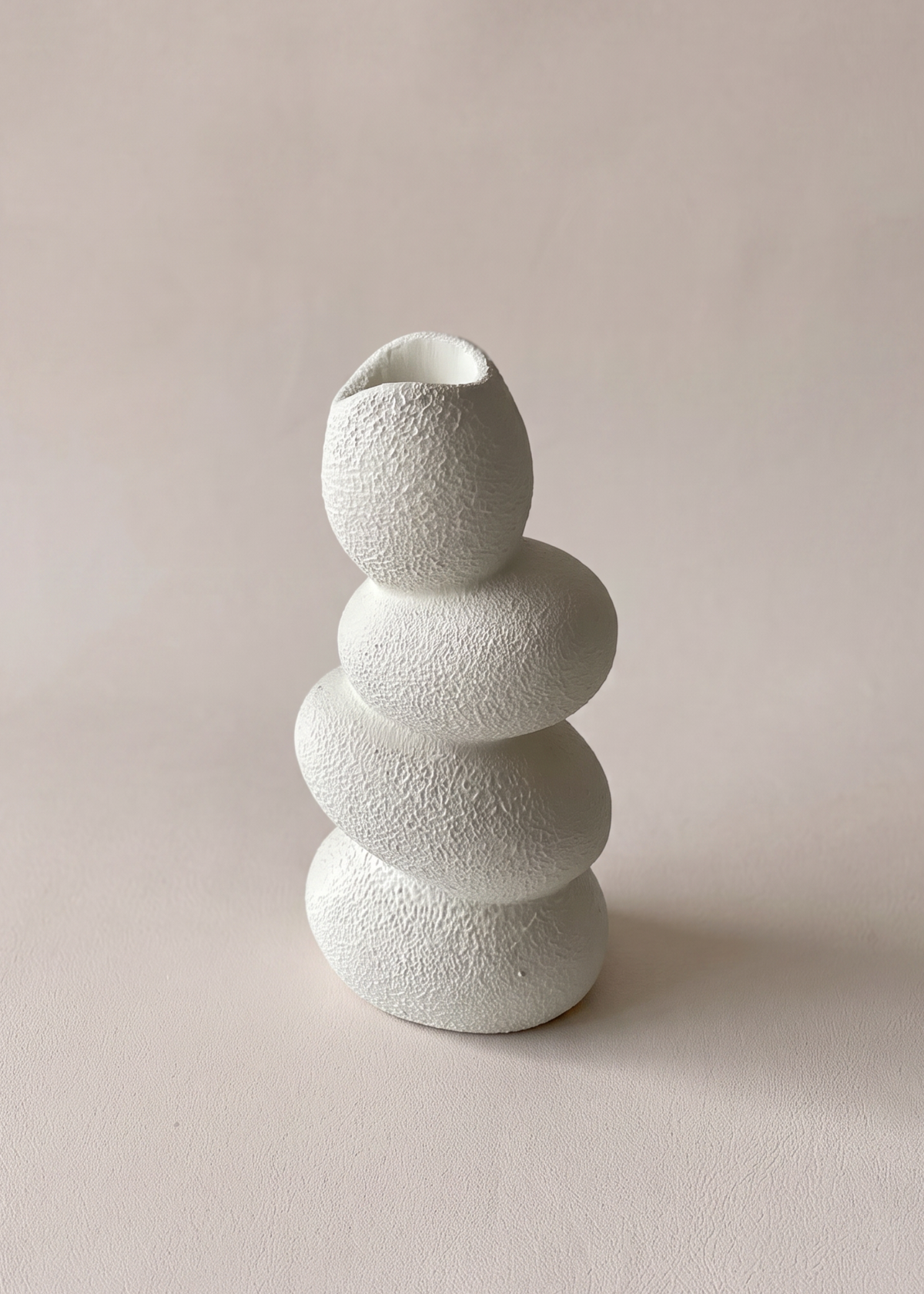 Pebble Vase - Ivory