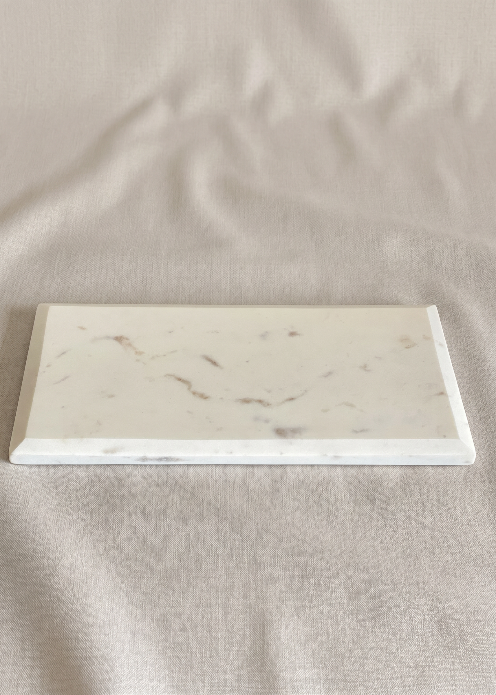 Auric White Marble Flat Tray
