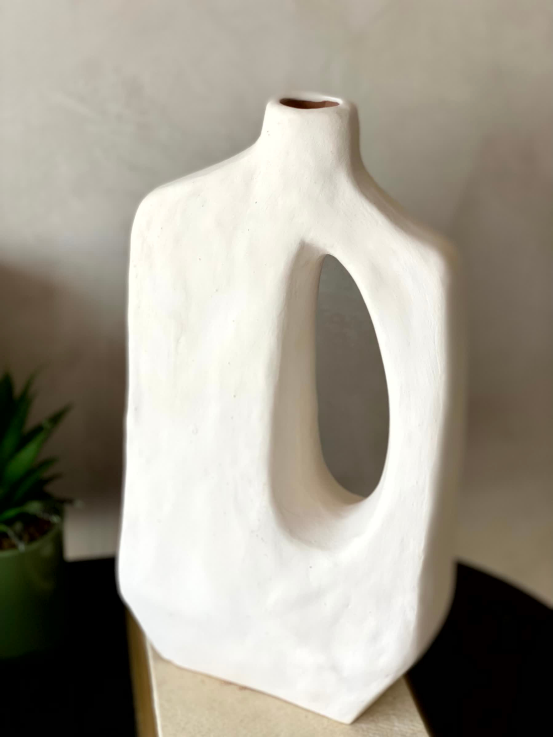 Terracotta Logam  Vase