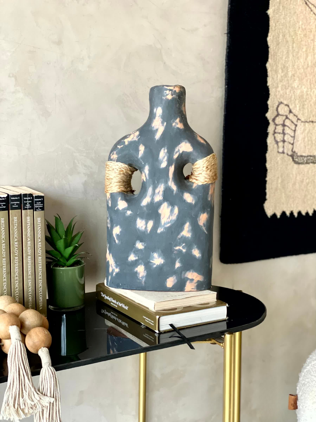 Kansho Abyss Vase