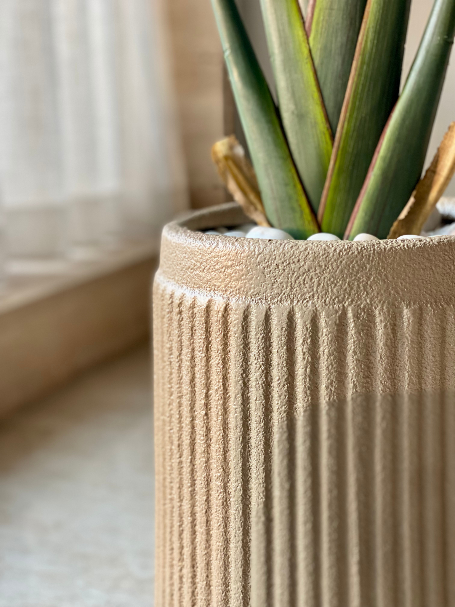 Hanover Beige Planter