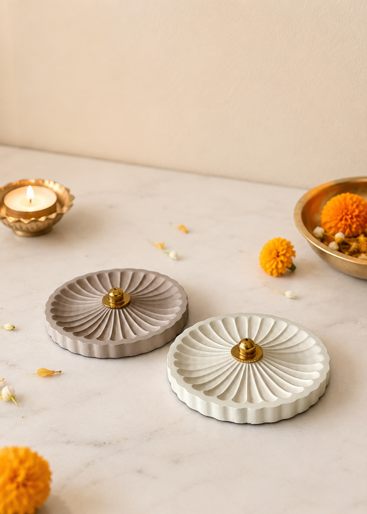 Umber Round Incense Holder - Ivory