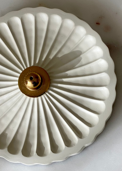 Umber Round Incense Holder - Ivory