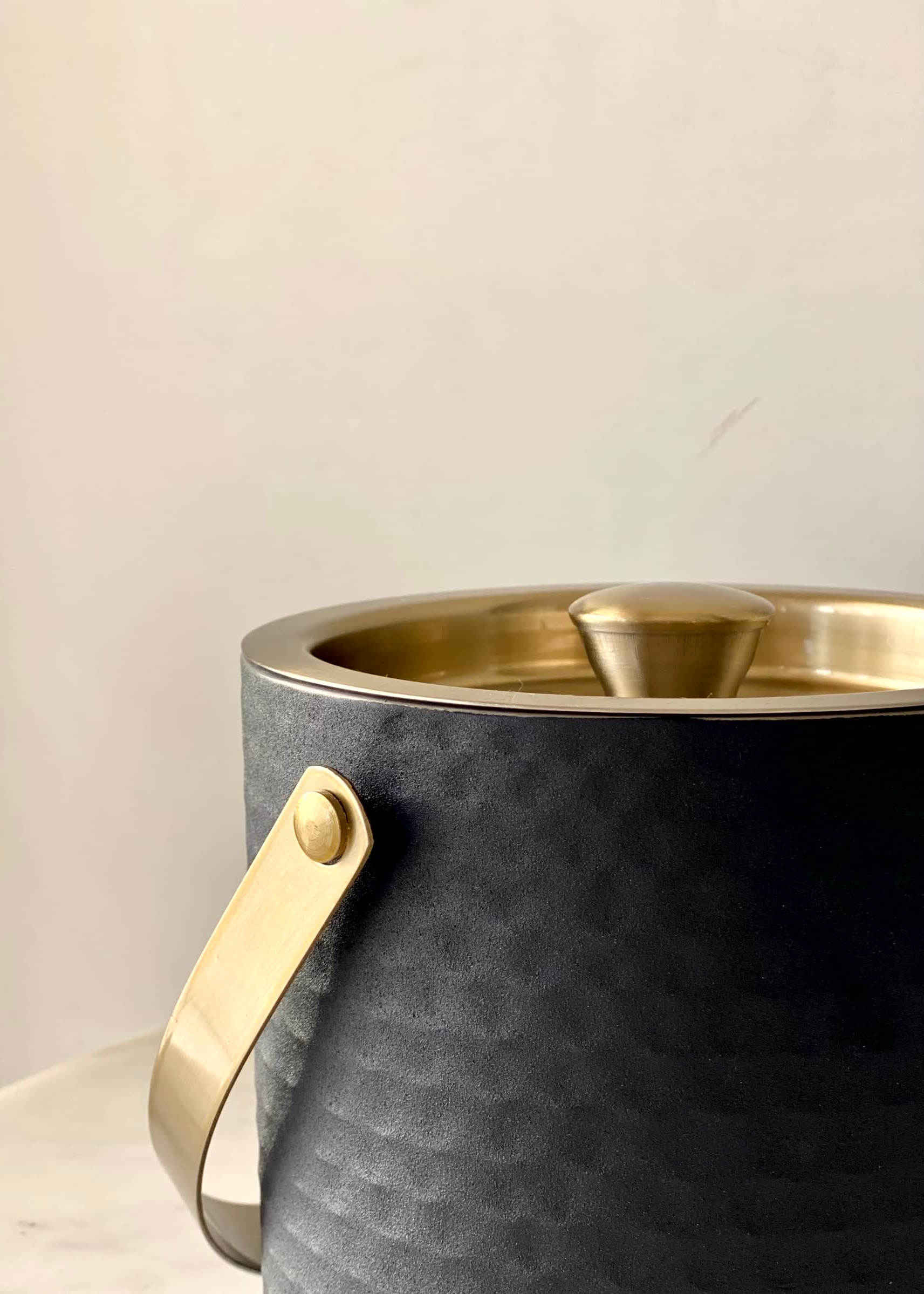 Manor Black-Gold Ice Bucket &amp; Tong