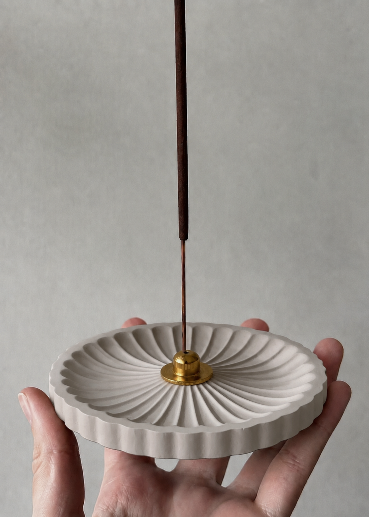 Umber Round Incense Holder - Beige