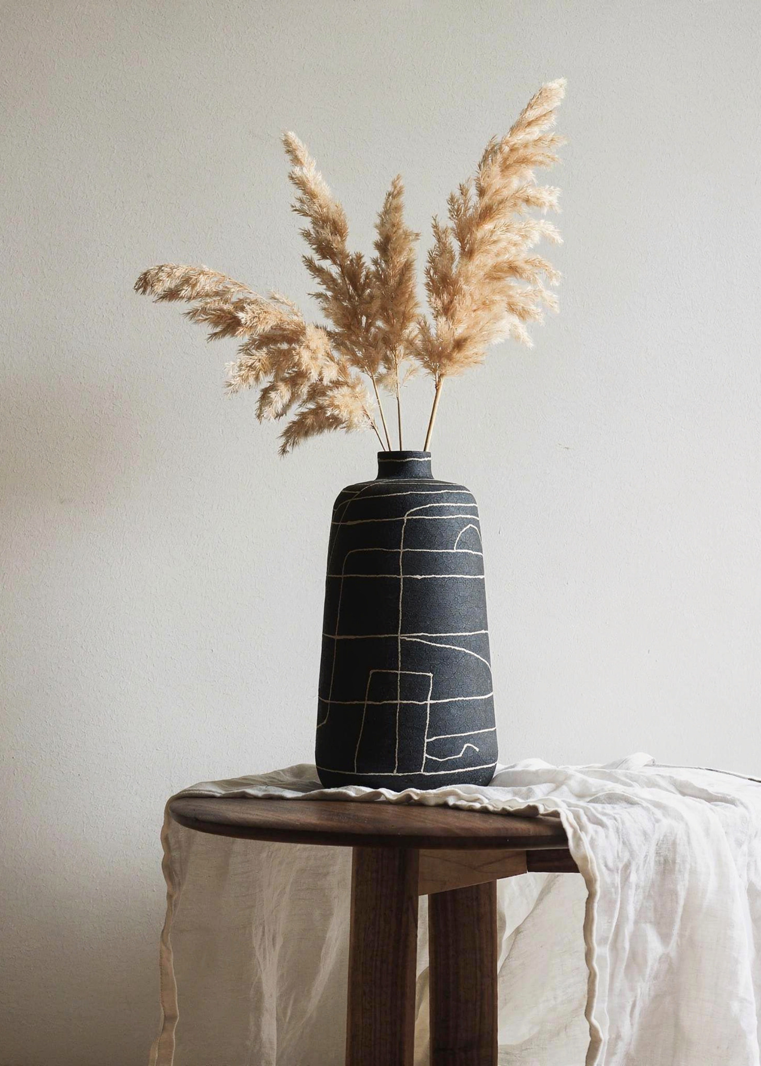 Dune Terra Vase - Black (Small)