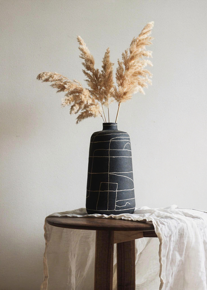 Dune Terra Vase - Black (Small)
