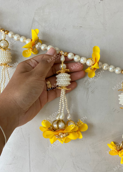 Festive Golden Petal Toran
