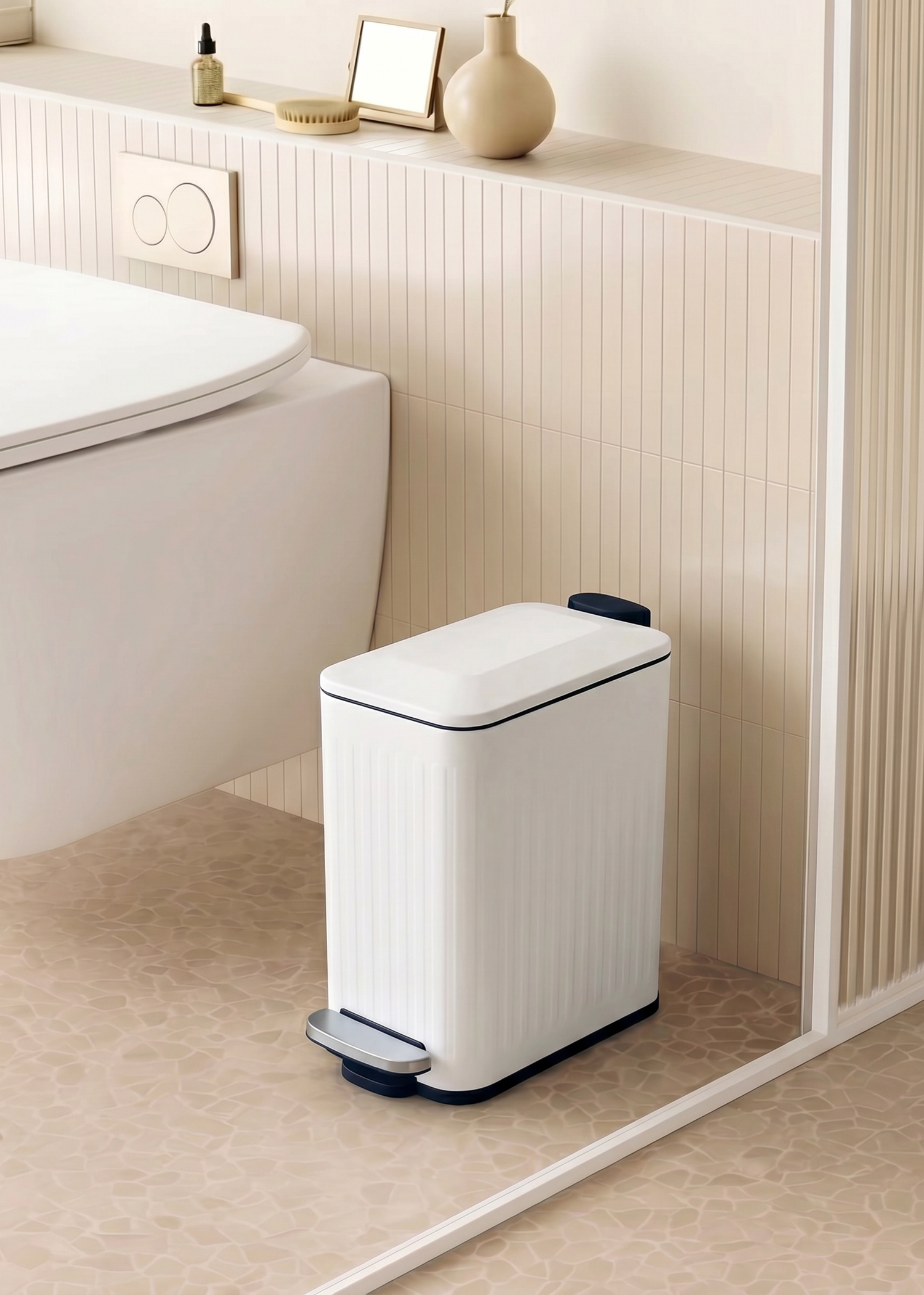 Verve Metallic Dustbin - White (6L)