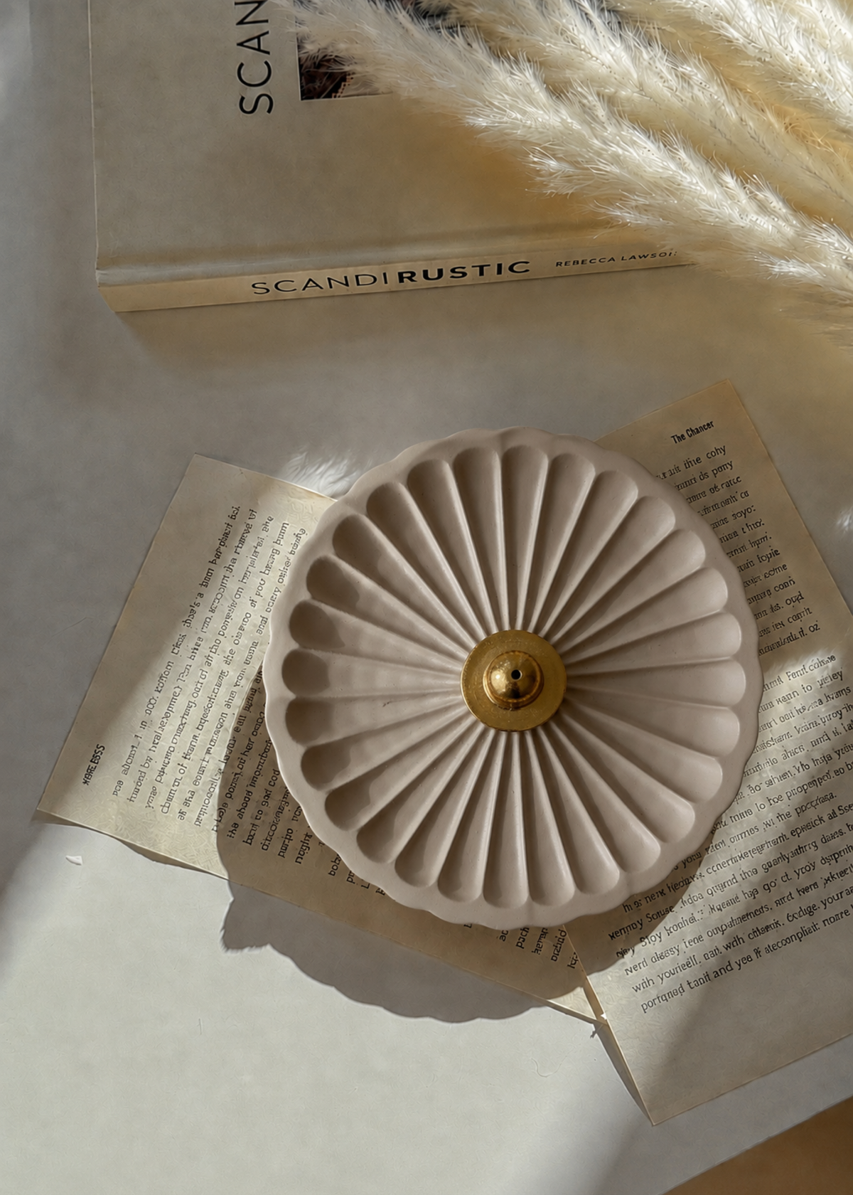 Umber Round Incense Holder - Beige
