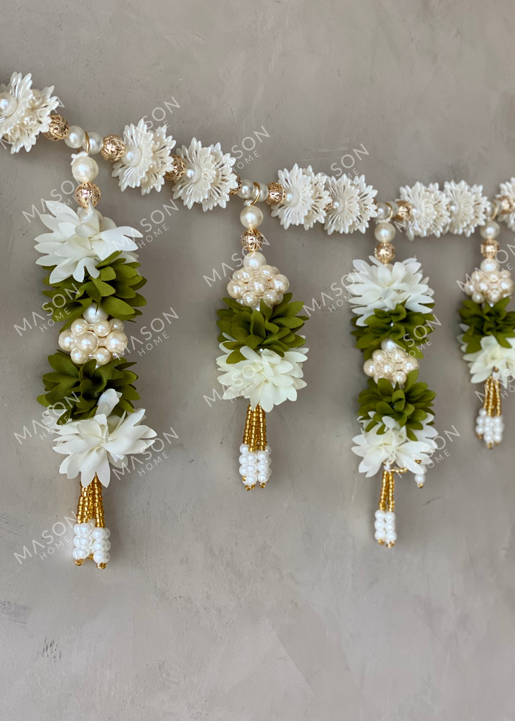 Festive White Meadow Toran