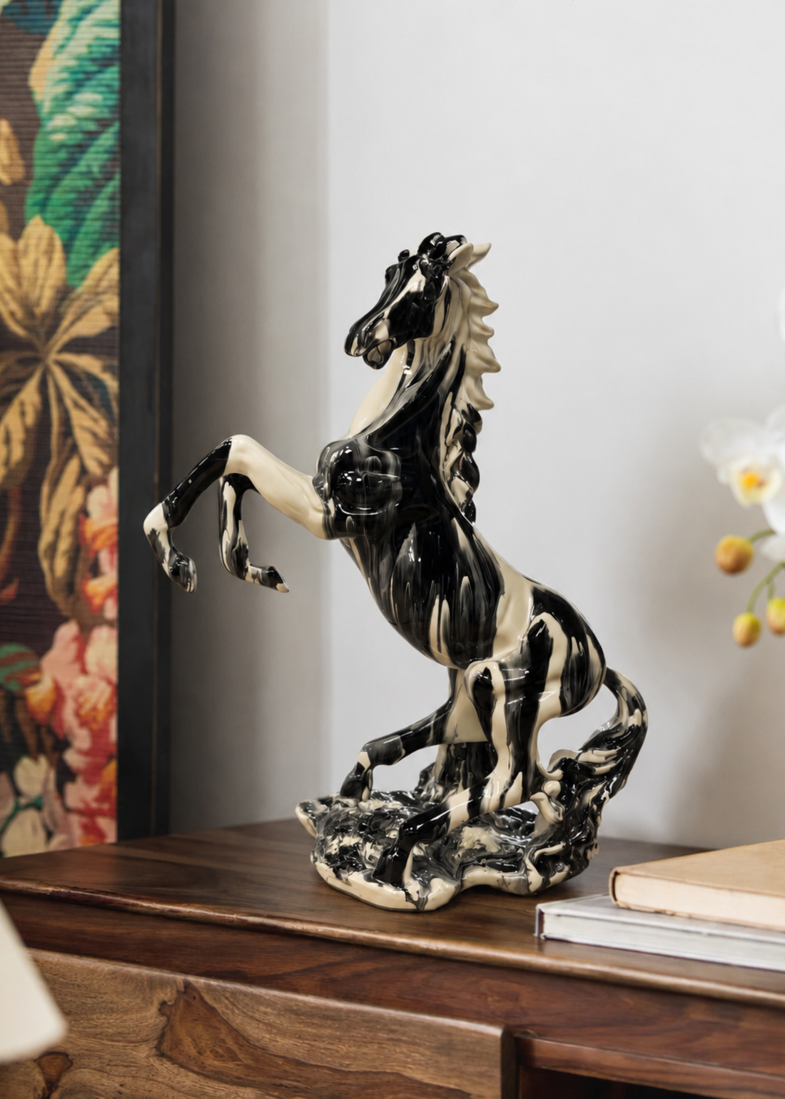 Kaleido Stallion Artefact - Black &amp; White