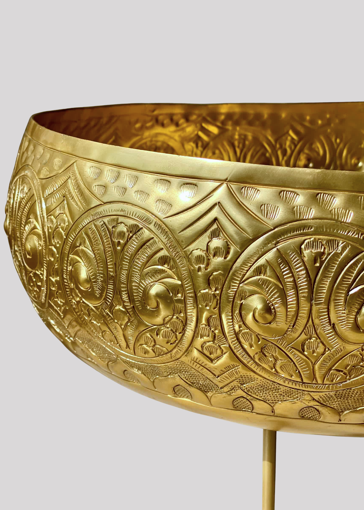 Naksh Gold Oval Urli - Large